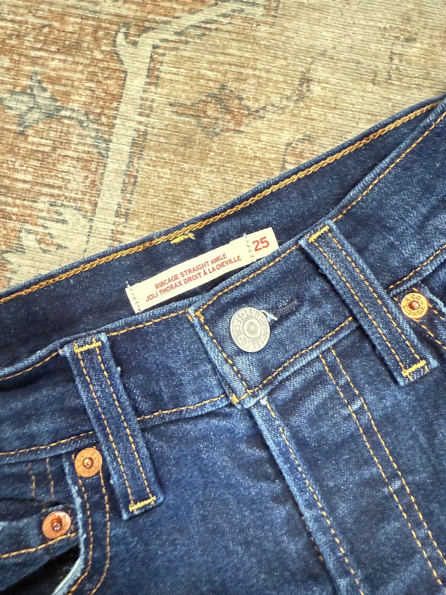 Levi Ribcage Ankle HR Jeans (25x27)