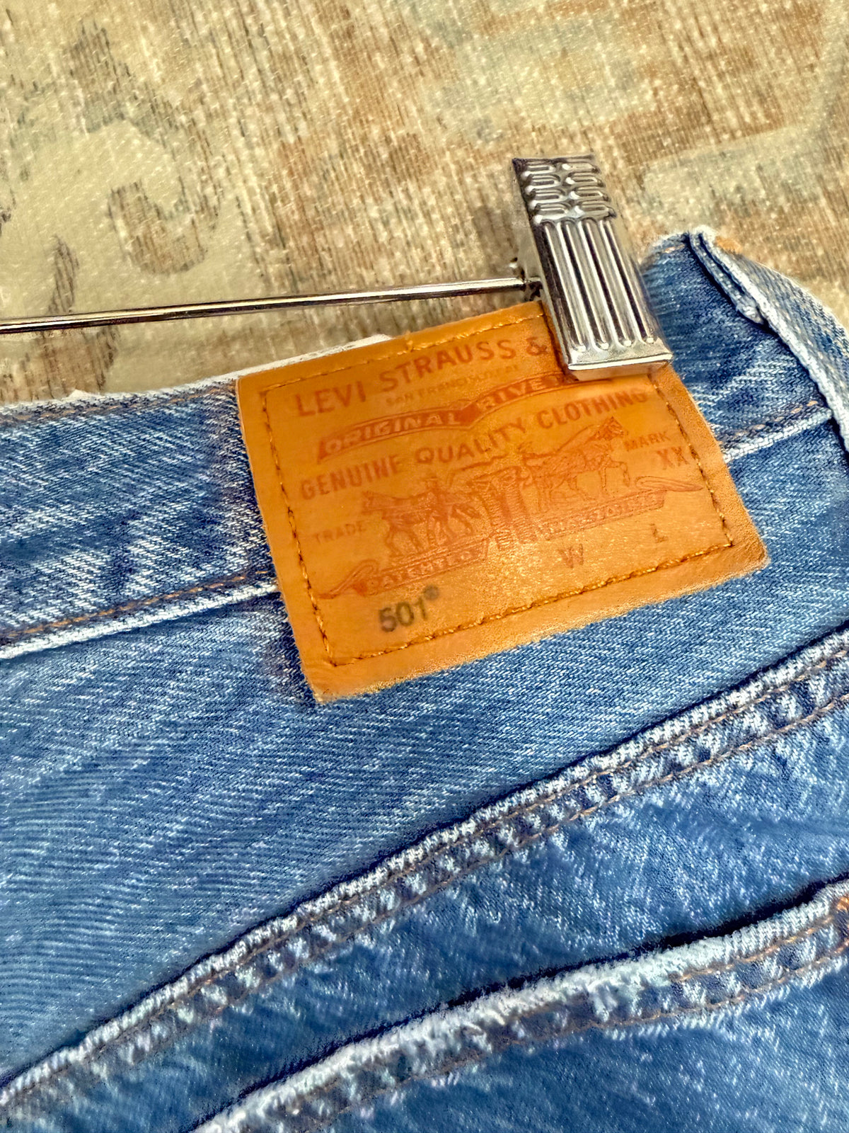 Levi’s 501 Shorts (26) oo*