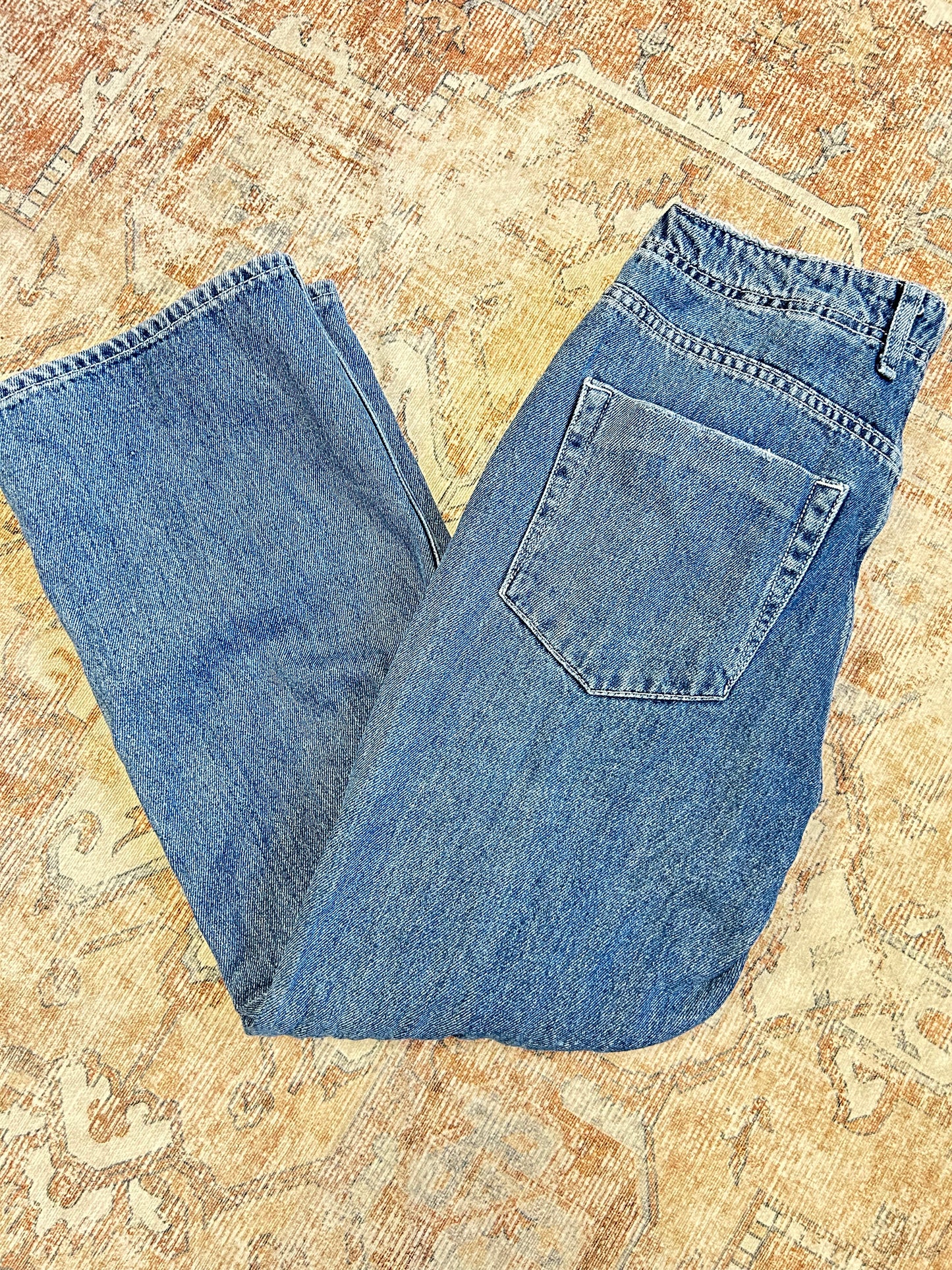 OneTeaspoon Straight HR Crop (26x26)
