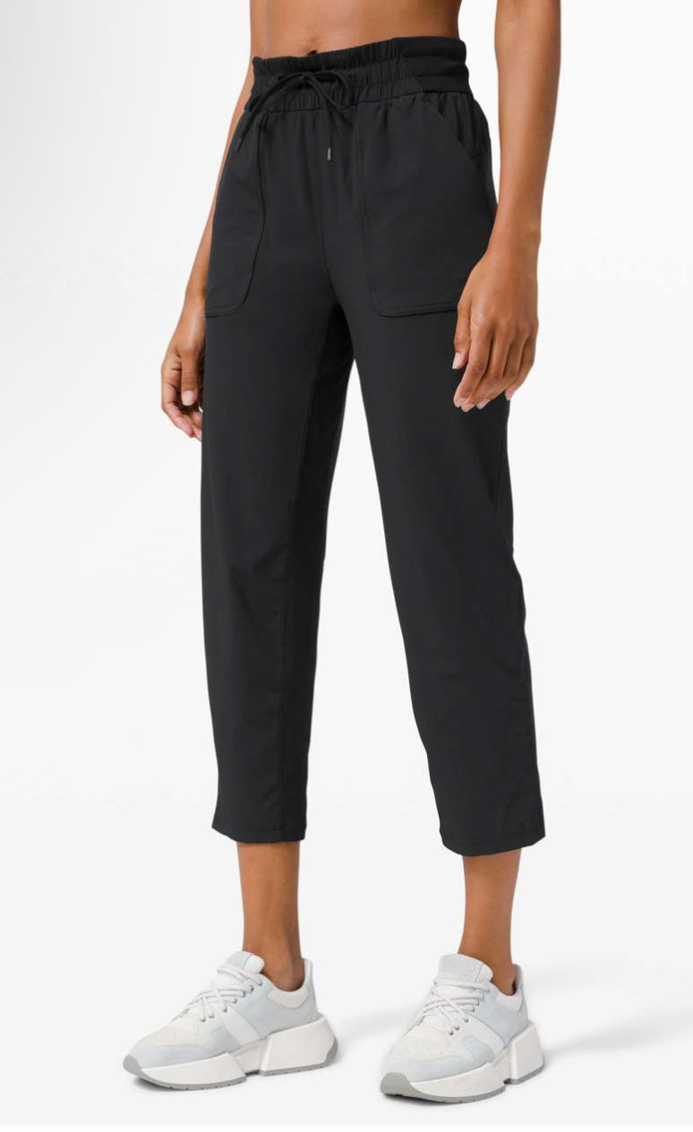 Lululemon Beyond the Studio Crop 26” (6)
