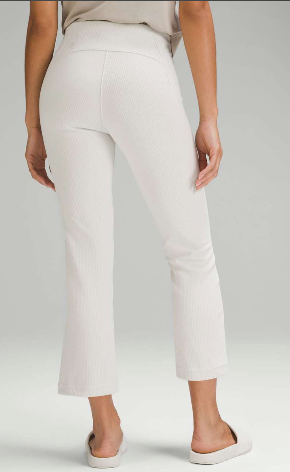 Lululemon Ribbed Softstreme Zip HR Crop Pant 25” (8)