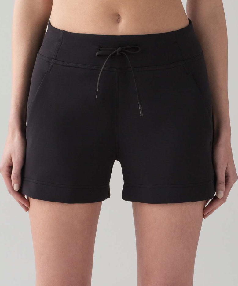Lululemon In Form MR Shorts 3.5 (6)