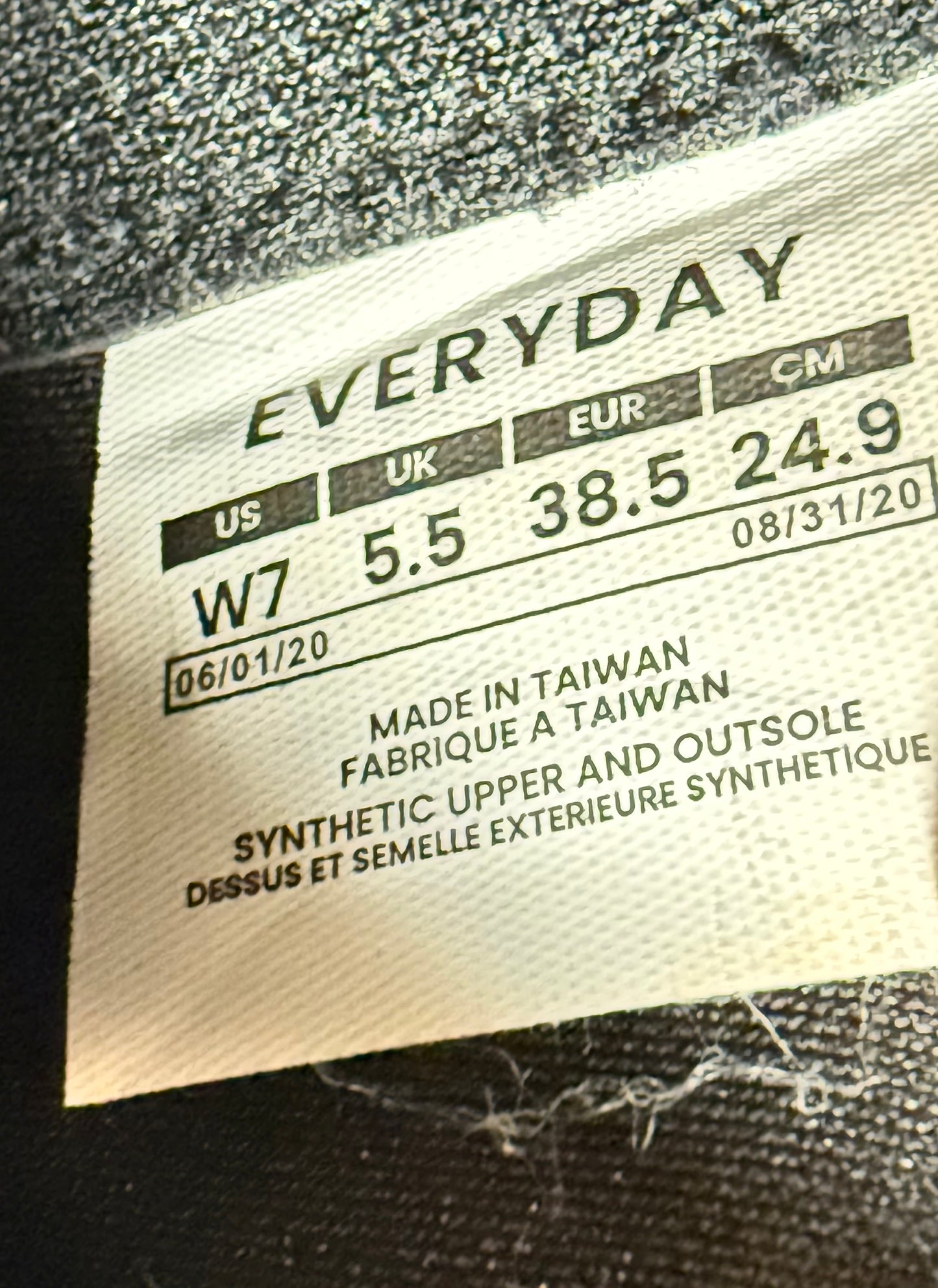 Vessi Everyday Runners (Womens 7)