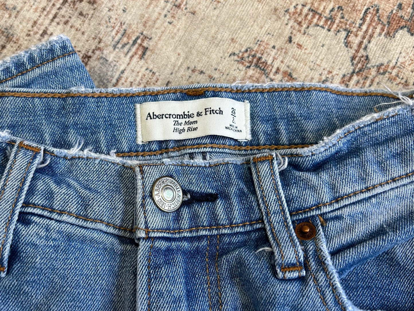 Abercrombie Mom HR Jeans (26x28)