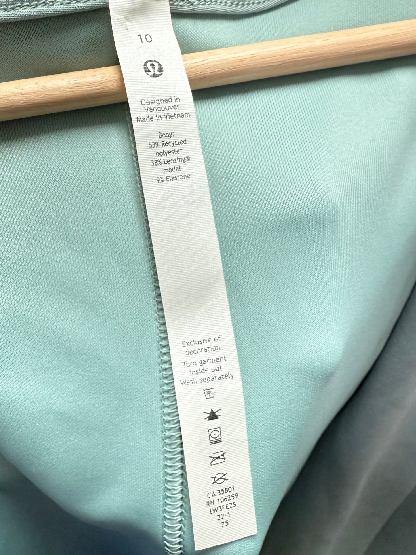 Lululemon Softstreme Dropped Sleeve Wrap (10)