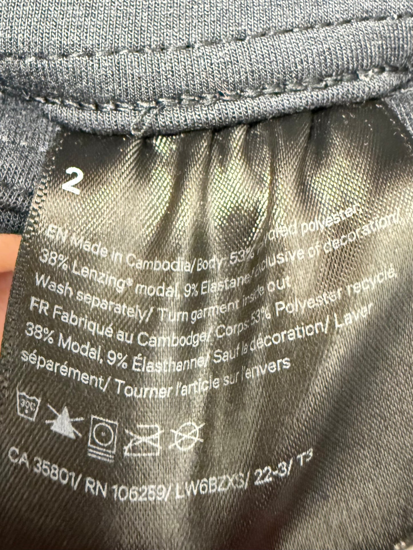 Lululemon Softstreme Straight HR Crop 25” (2)