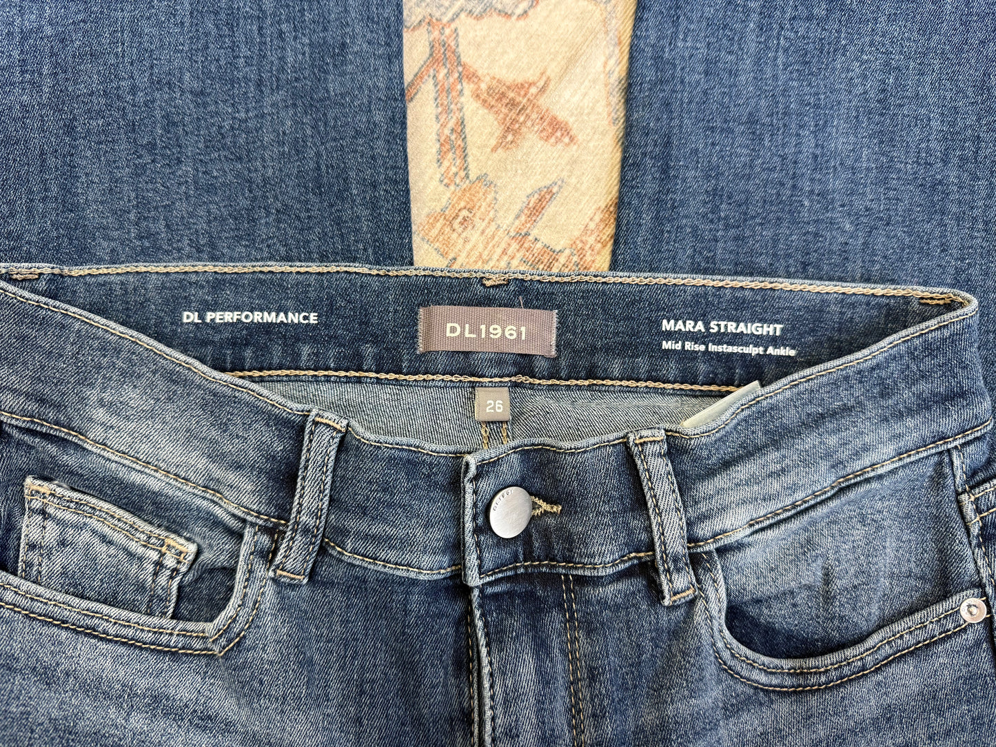 DL1961 Mara Straight MR Jeans (26x27)