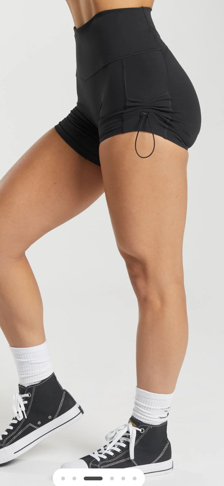 Gymshark Legacy Ruched Tight HR Short 5” (XS)