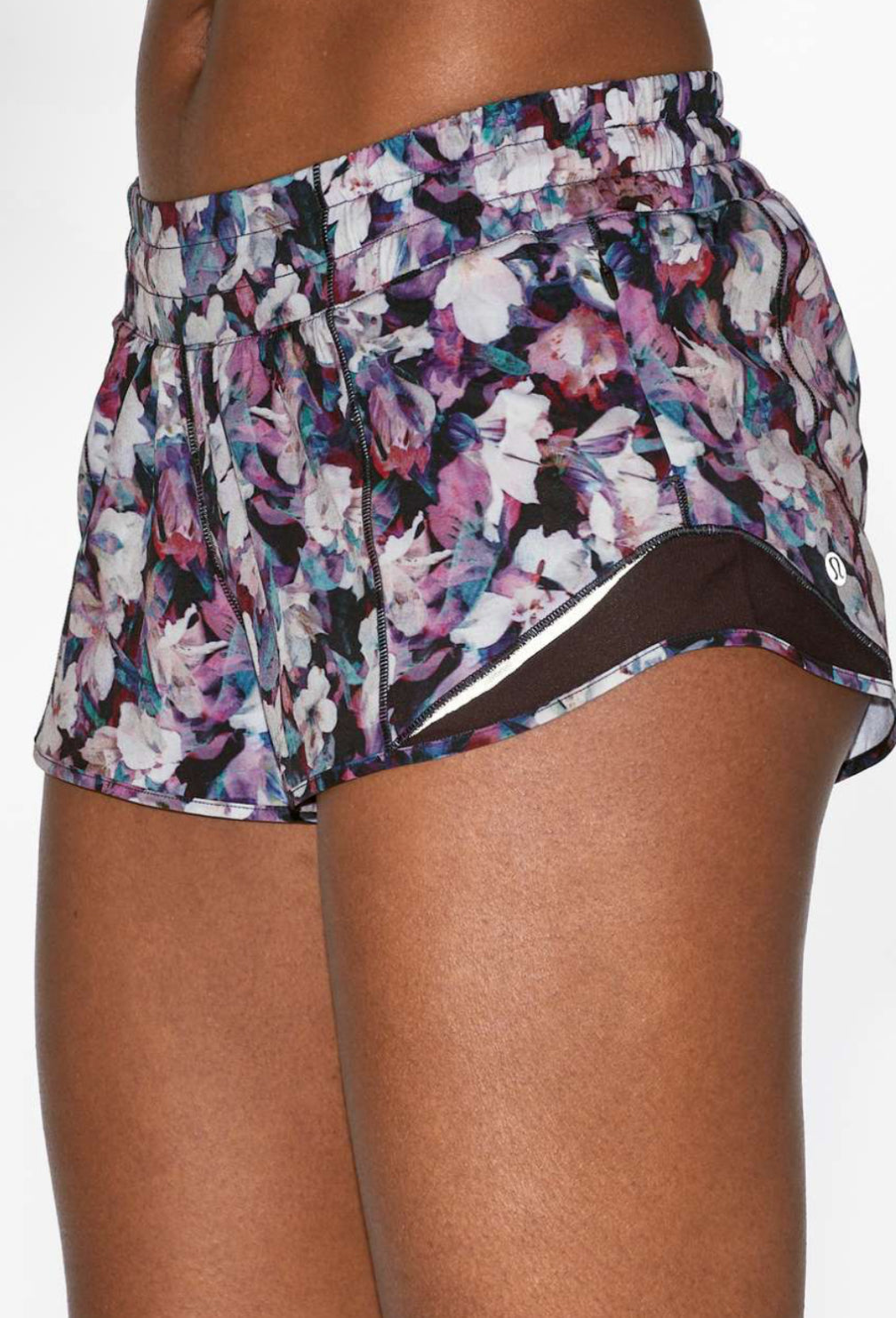 Lululemon Hotty Hot LR Short 2.5” (4)
