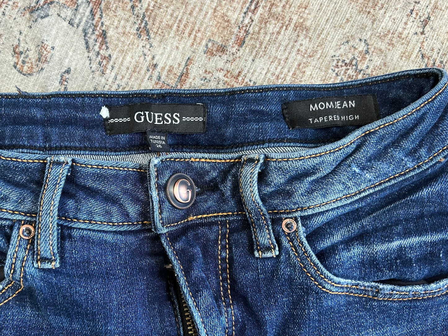Guess Tapered Mom HR Jeans (26x25)