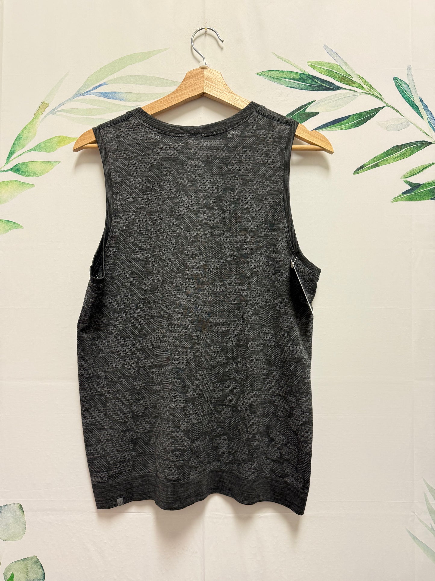 Lululemon Breeze By Muscle Tank (8)