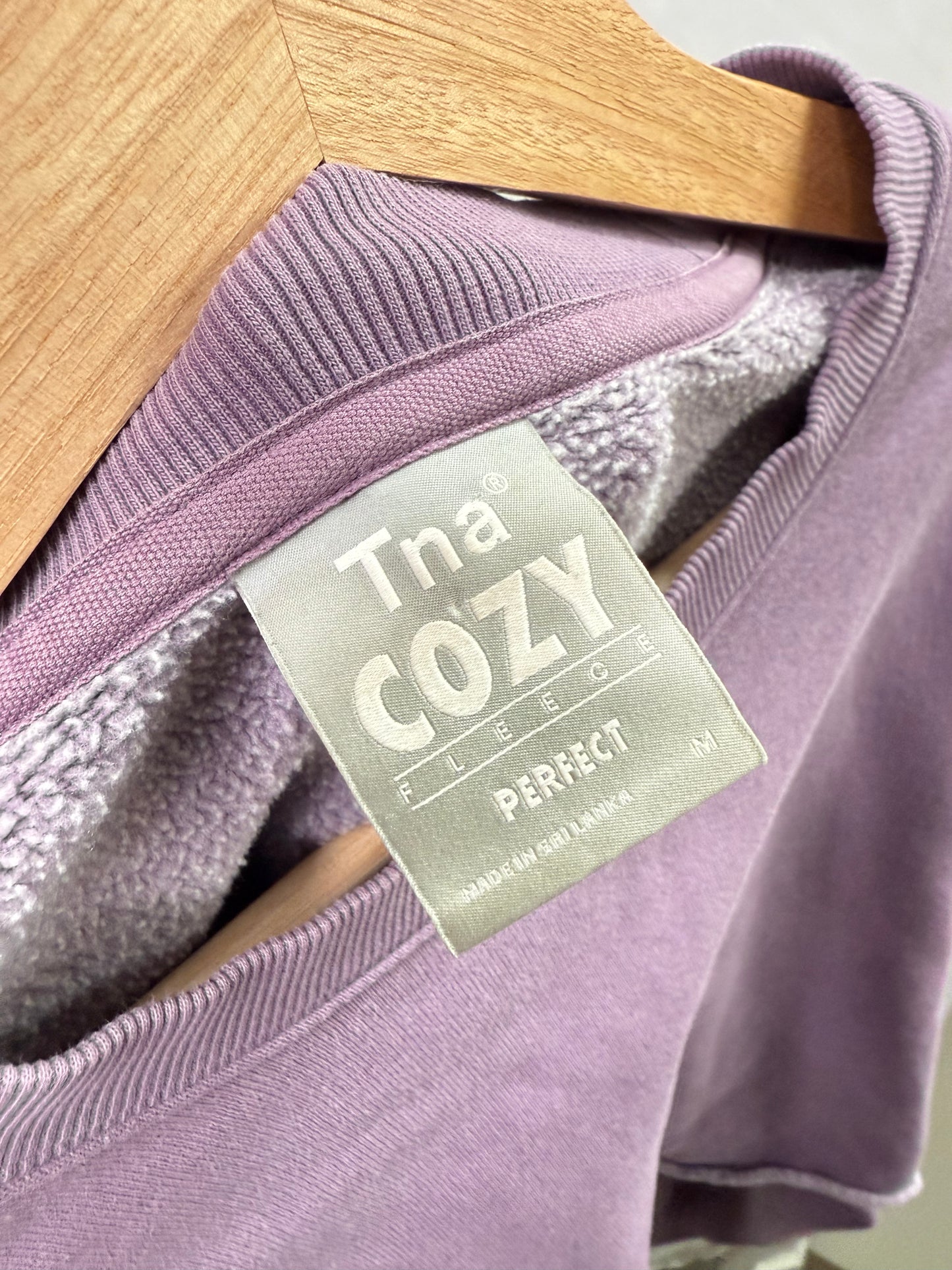 Aritzia TNA Perfect Cropped Crewneck (M)