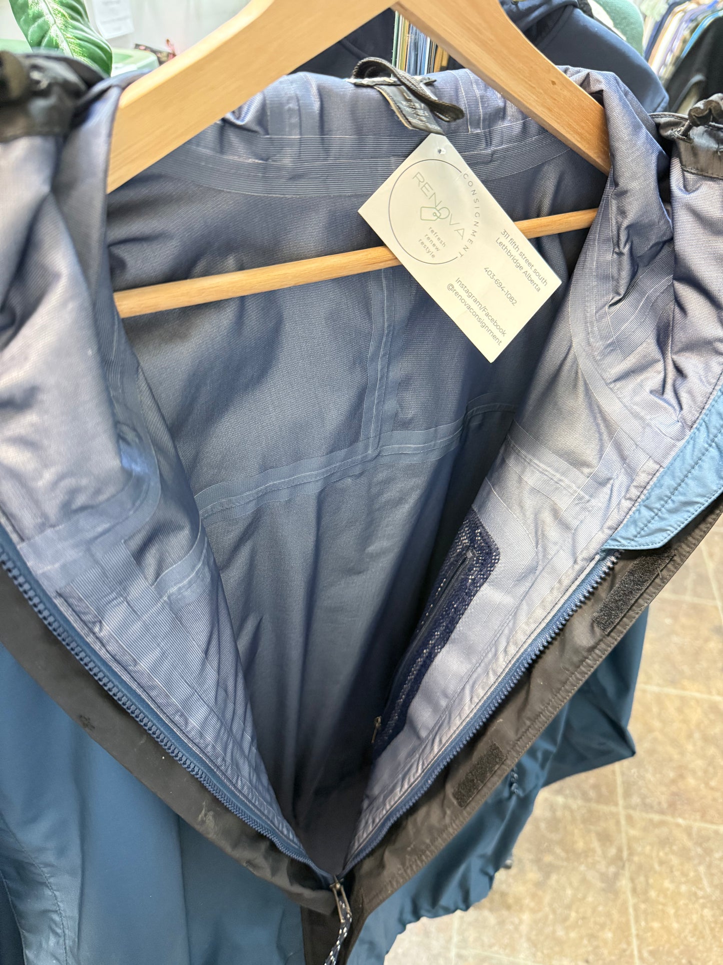 Patagonia Super Pluma Waterproof Jacket (L)