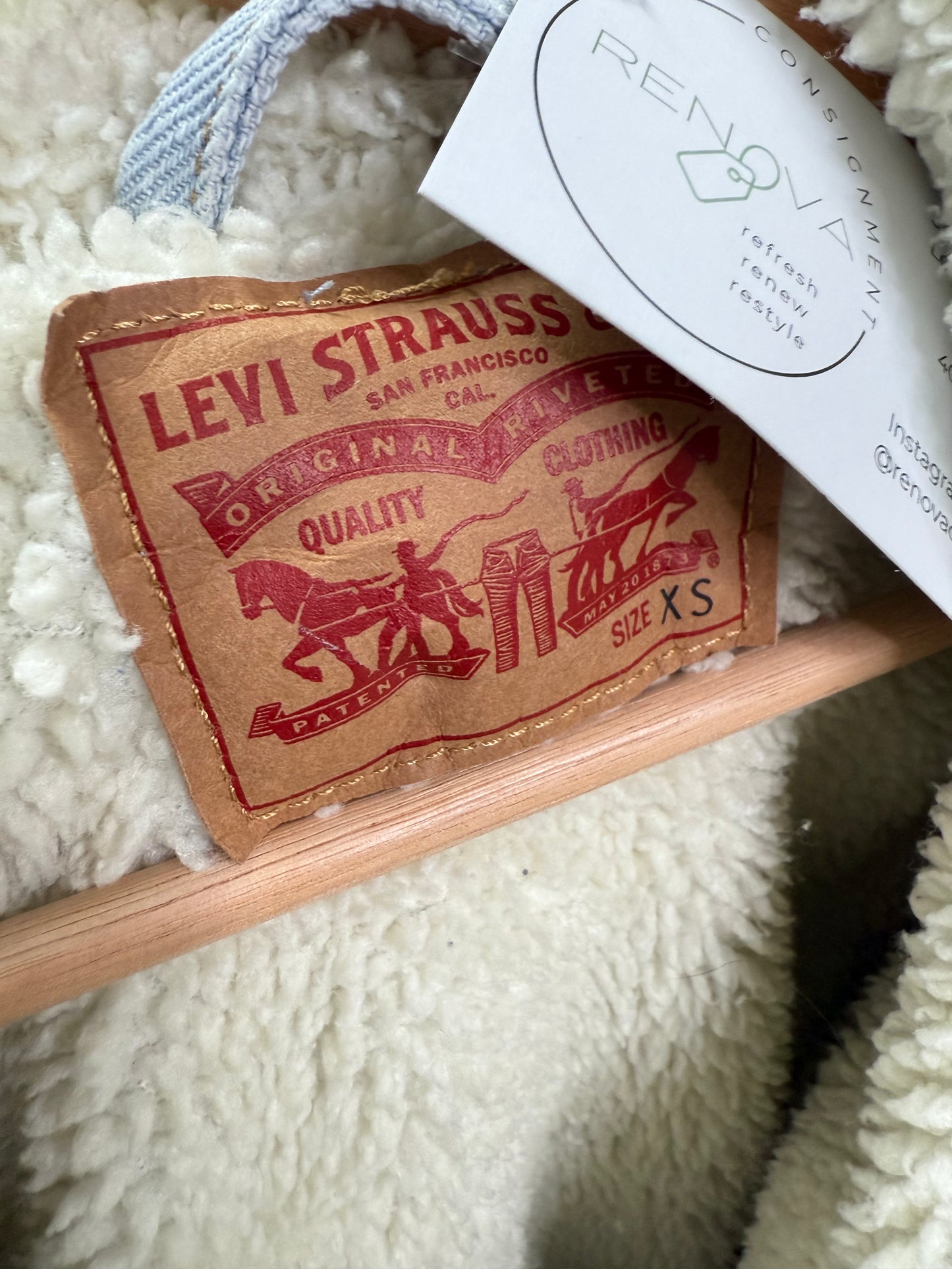 Levi’s Sherpa Trucker Jacket (XS)