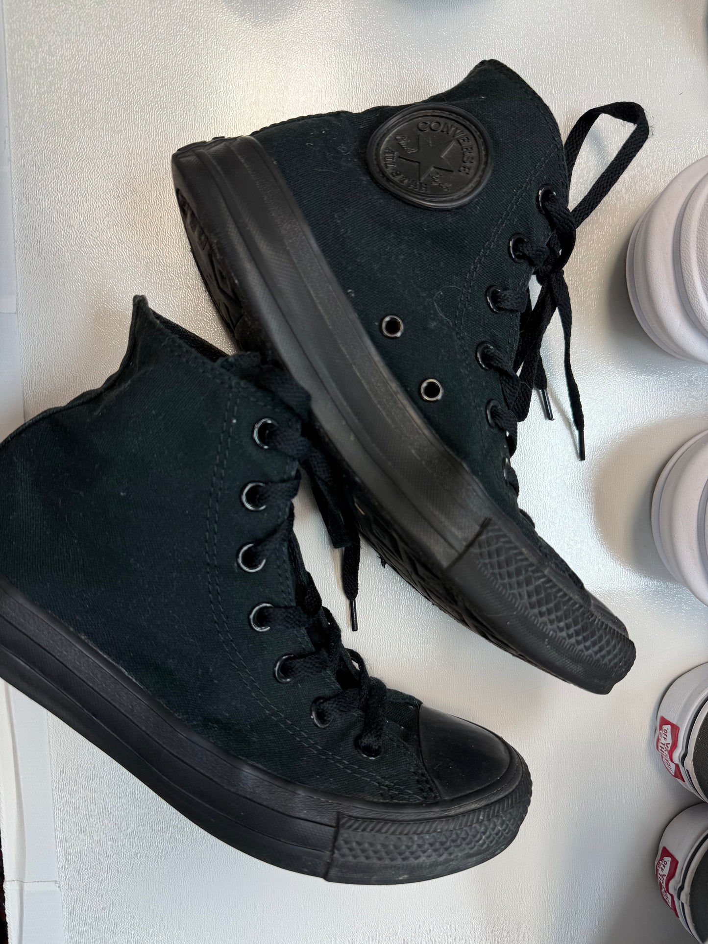 Converse All Star High Top Sneakers (Womens 8)