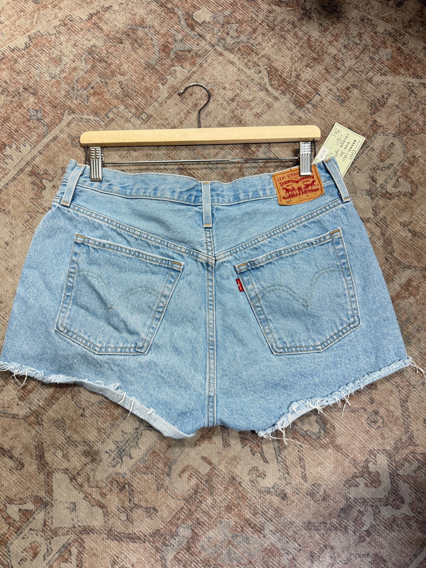 Levi’s 501 Shorts (32)
