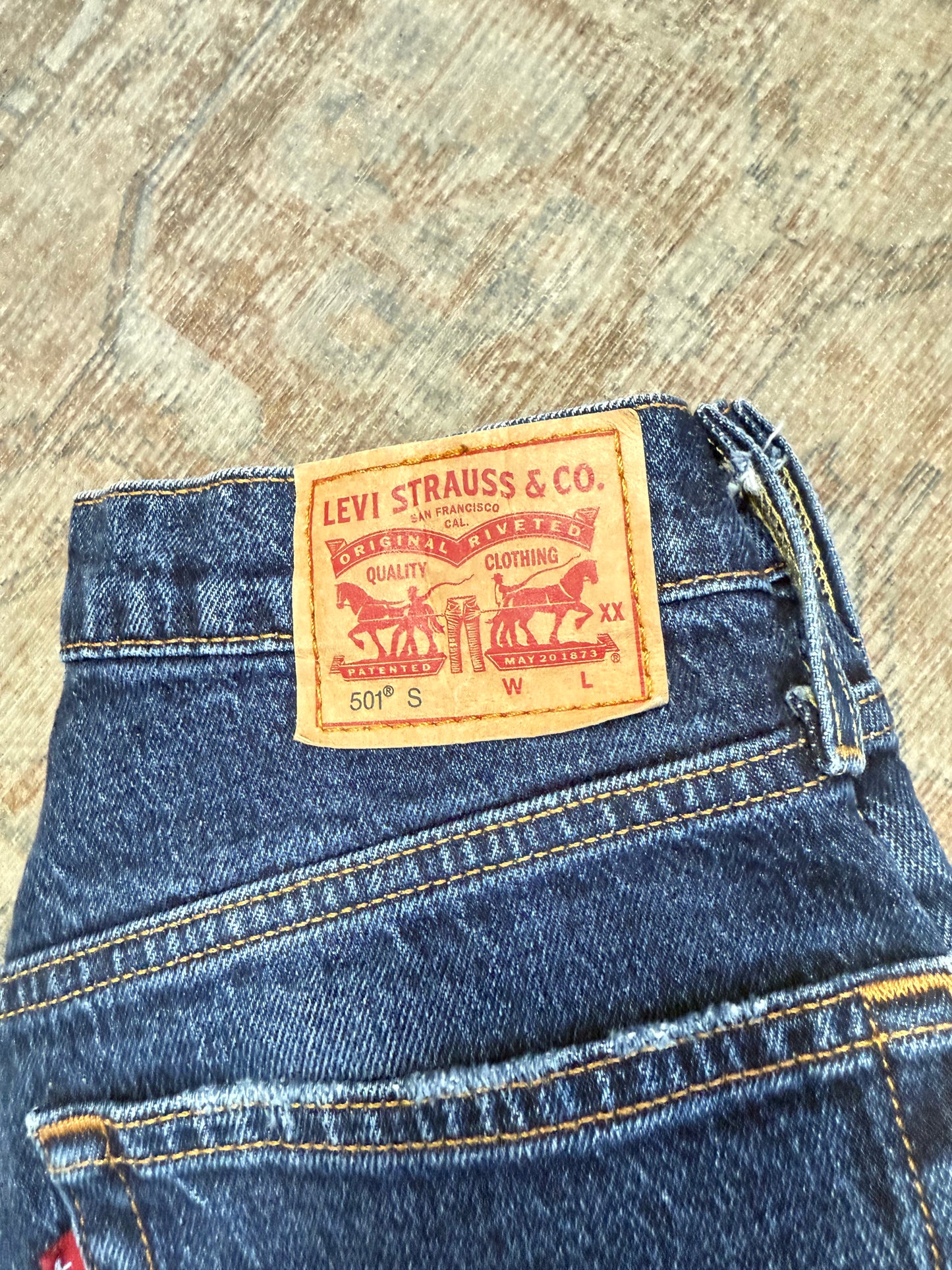 Levi 501 Skinny HR Jeans (24x28)