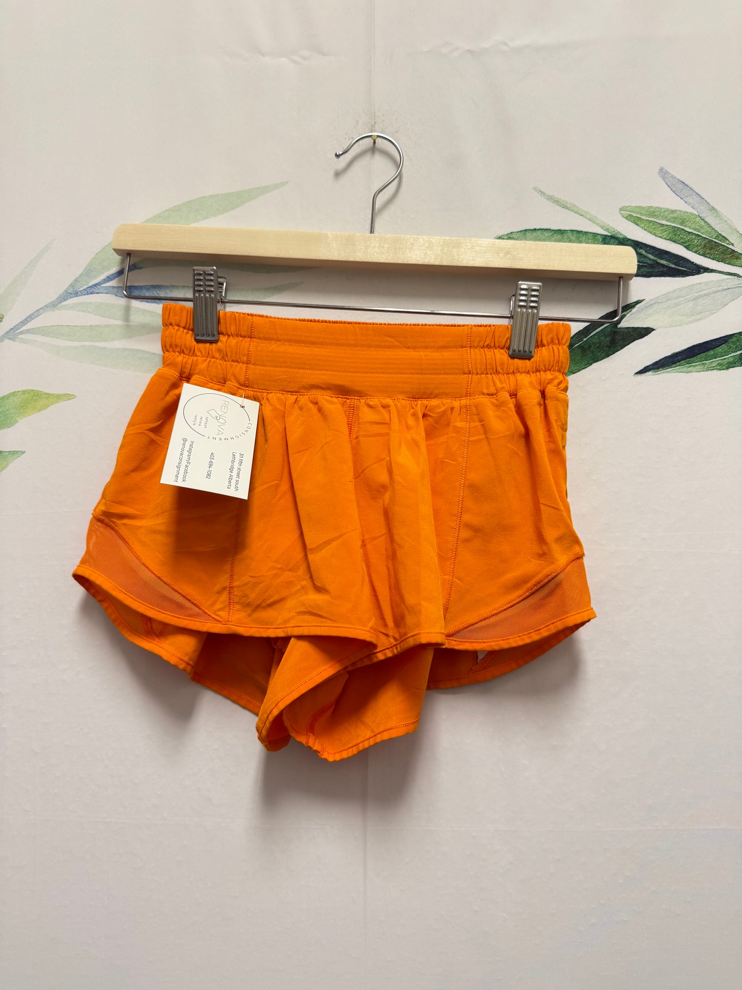 Lululemon Hotty Hot Short LR 2.5” (2)
