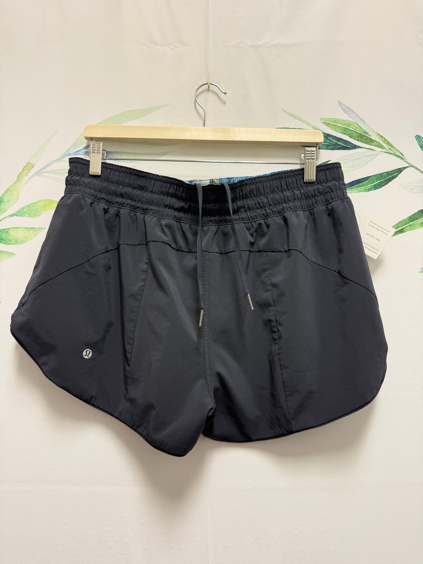 Lululemon Choose a Side MR Short 3” (12)