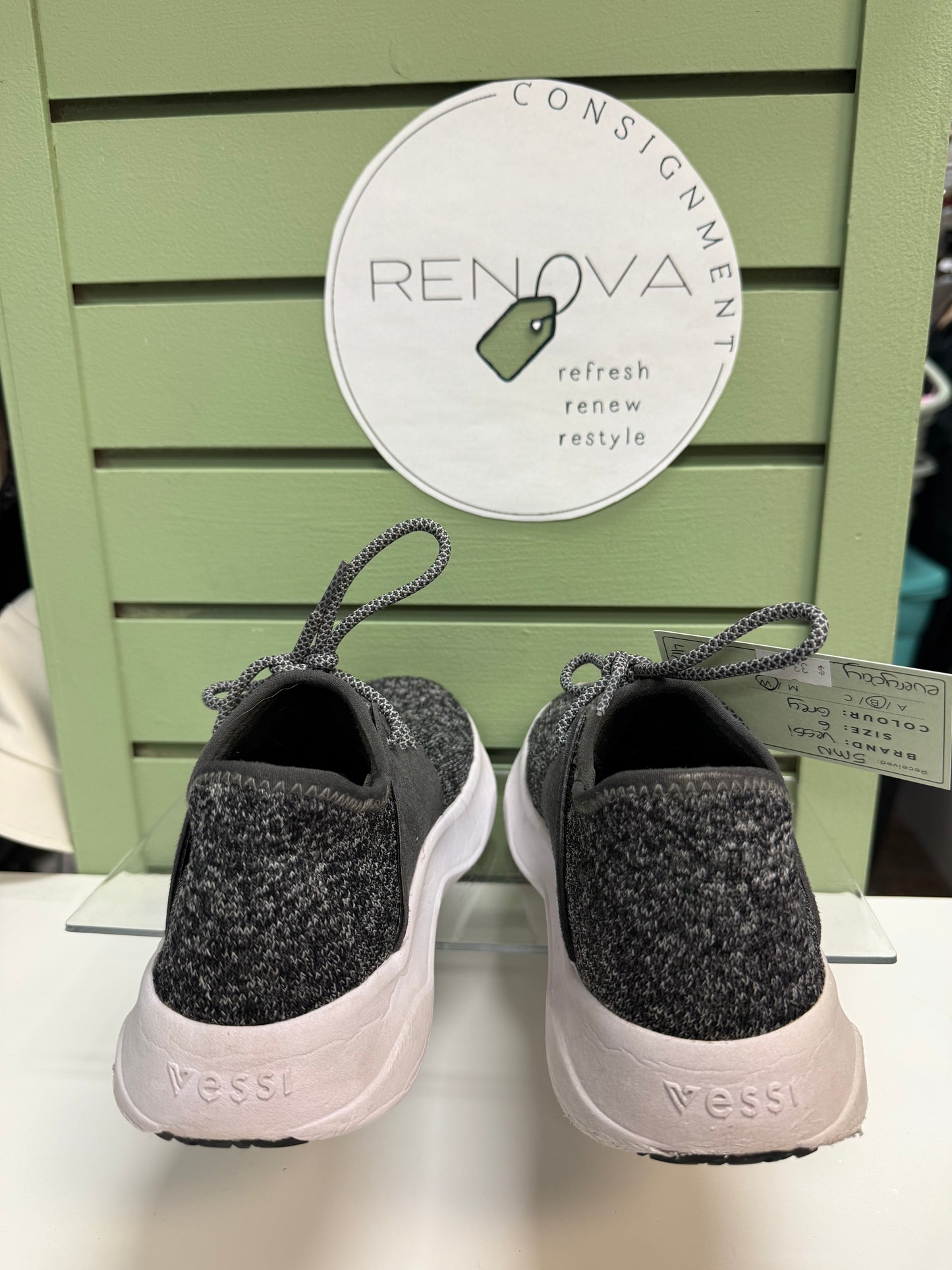 Vessi Everyday Runners (Womens 6)
