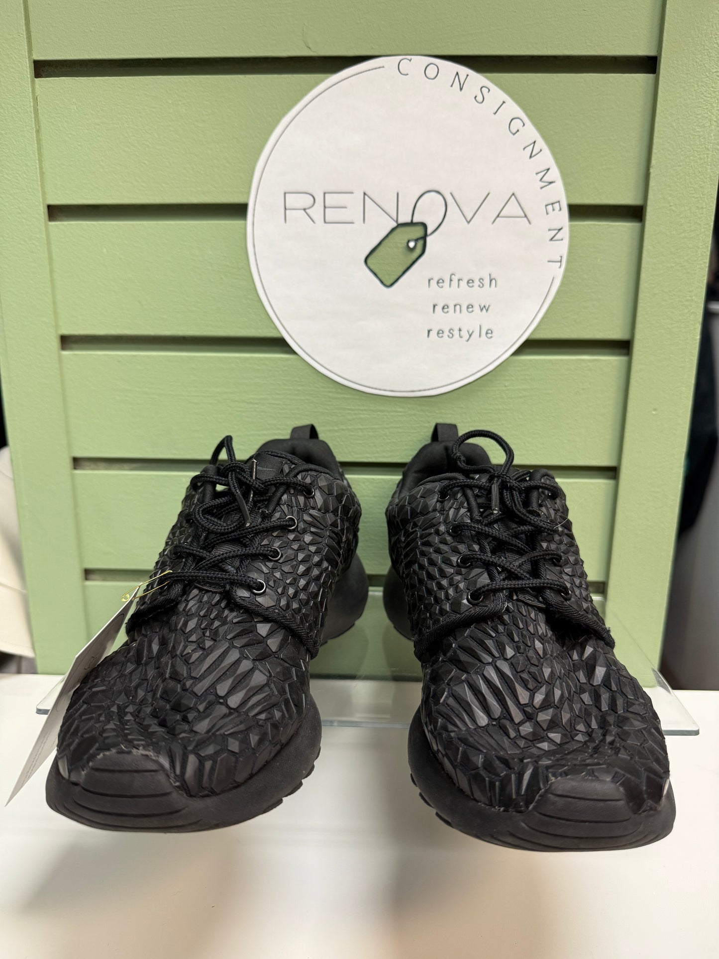 Nike Roshe Diamondback Runners (Womens 6.5)