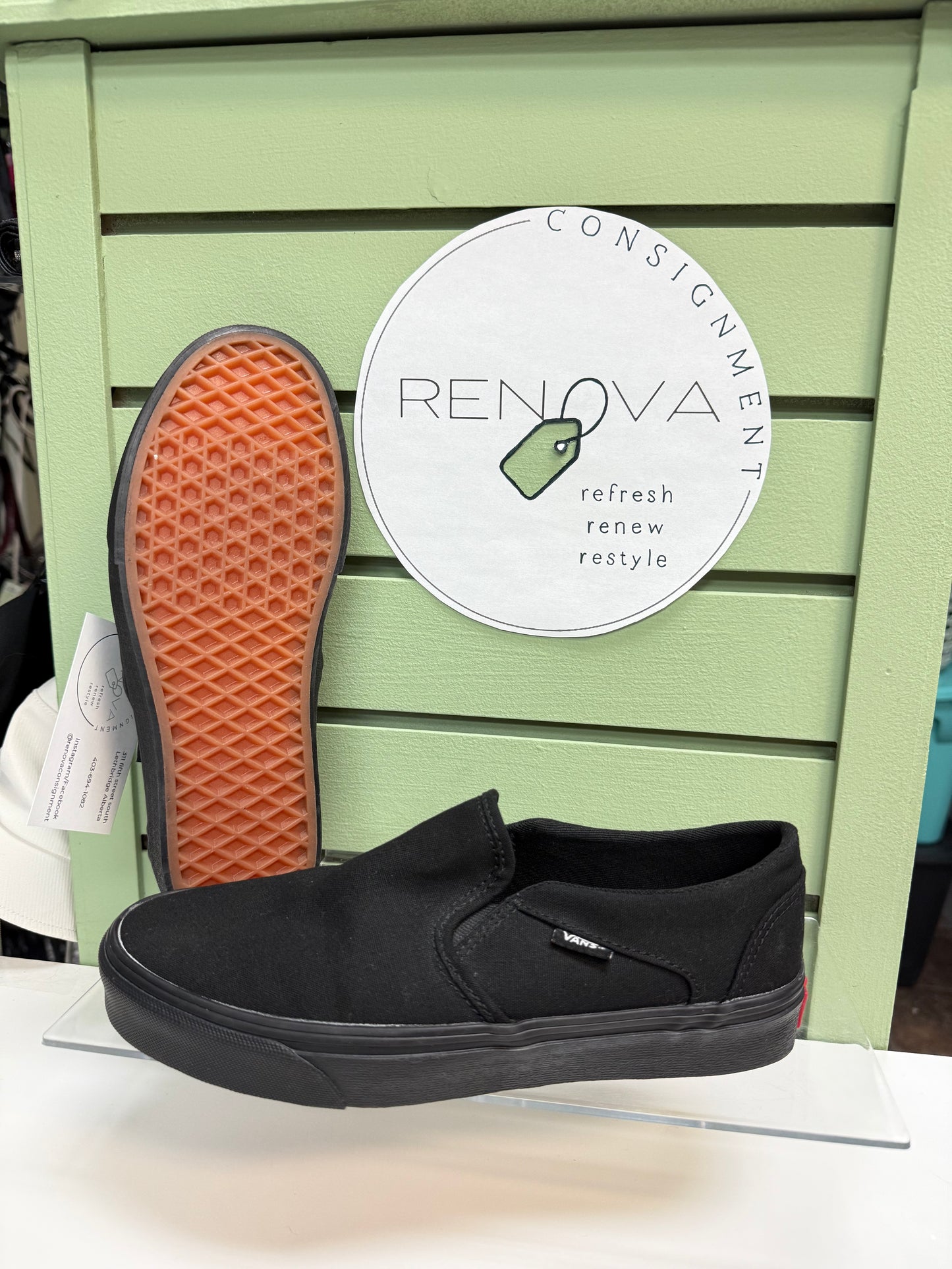 Vans Classic Slip On Sneakers (Womens 8)