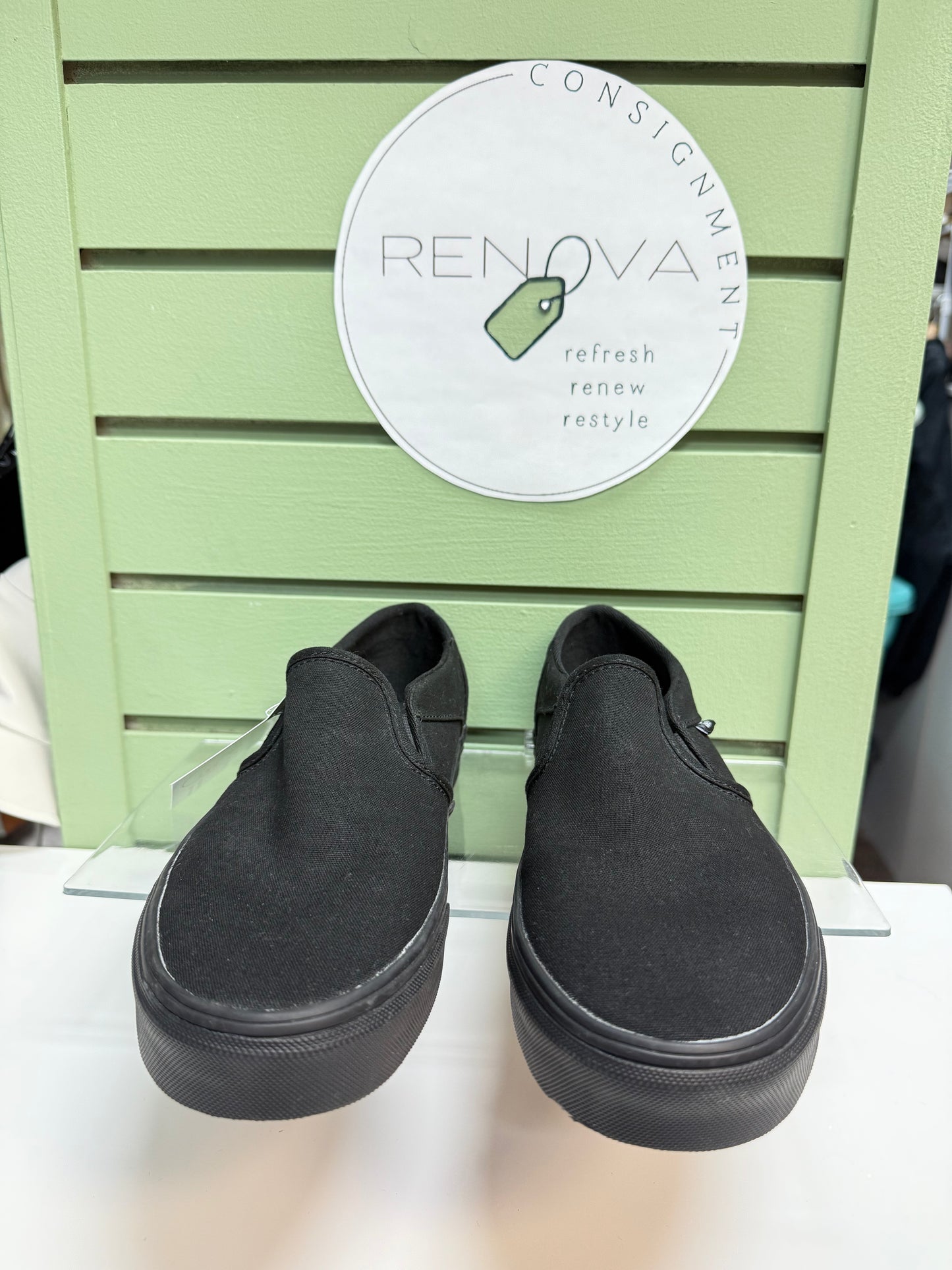 Vans Classic Slip On Sneakers (Womens 8)