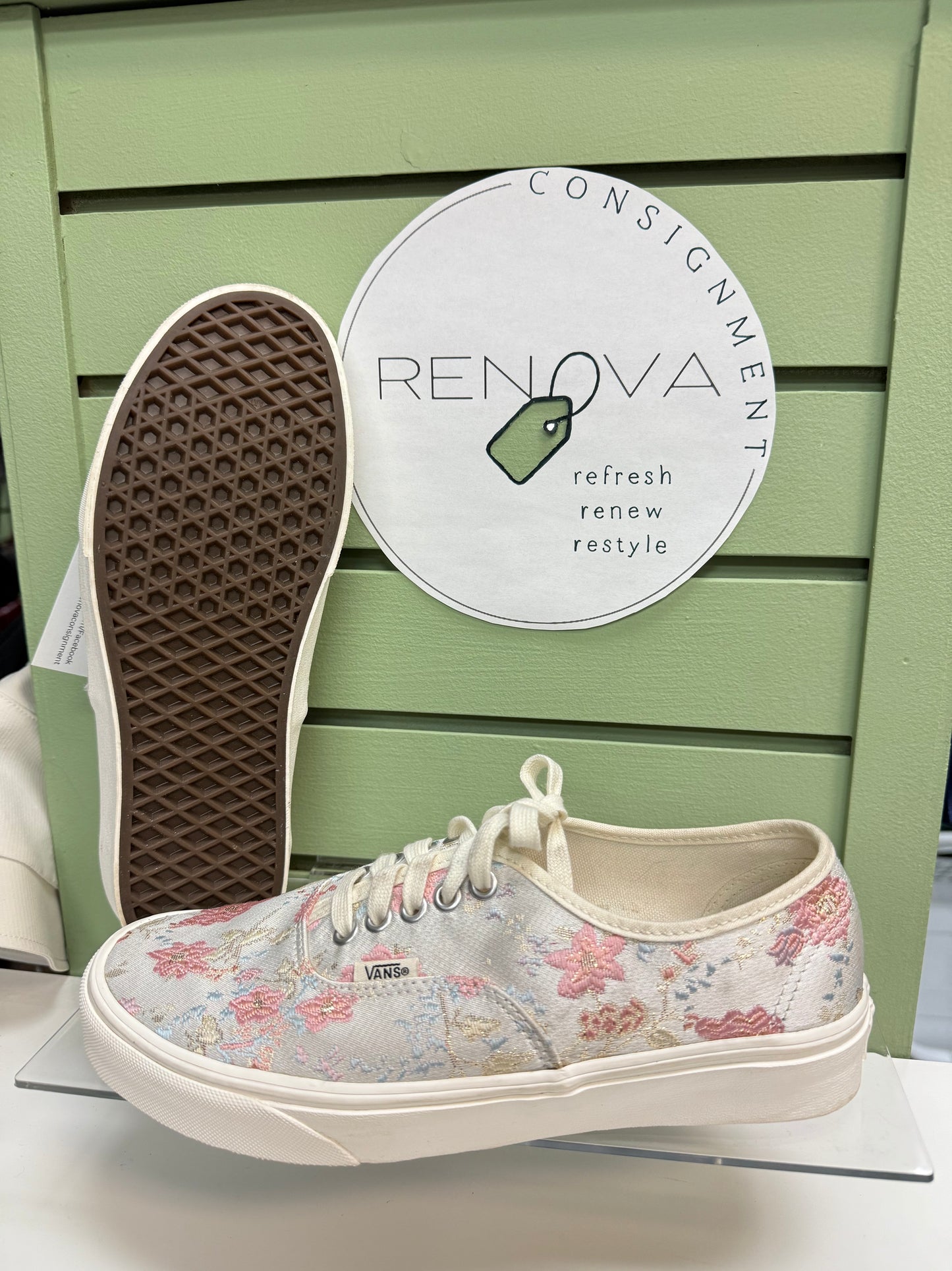 Vans Authentics Sneakers (Womens 9)