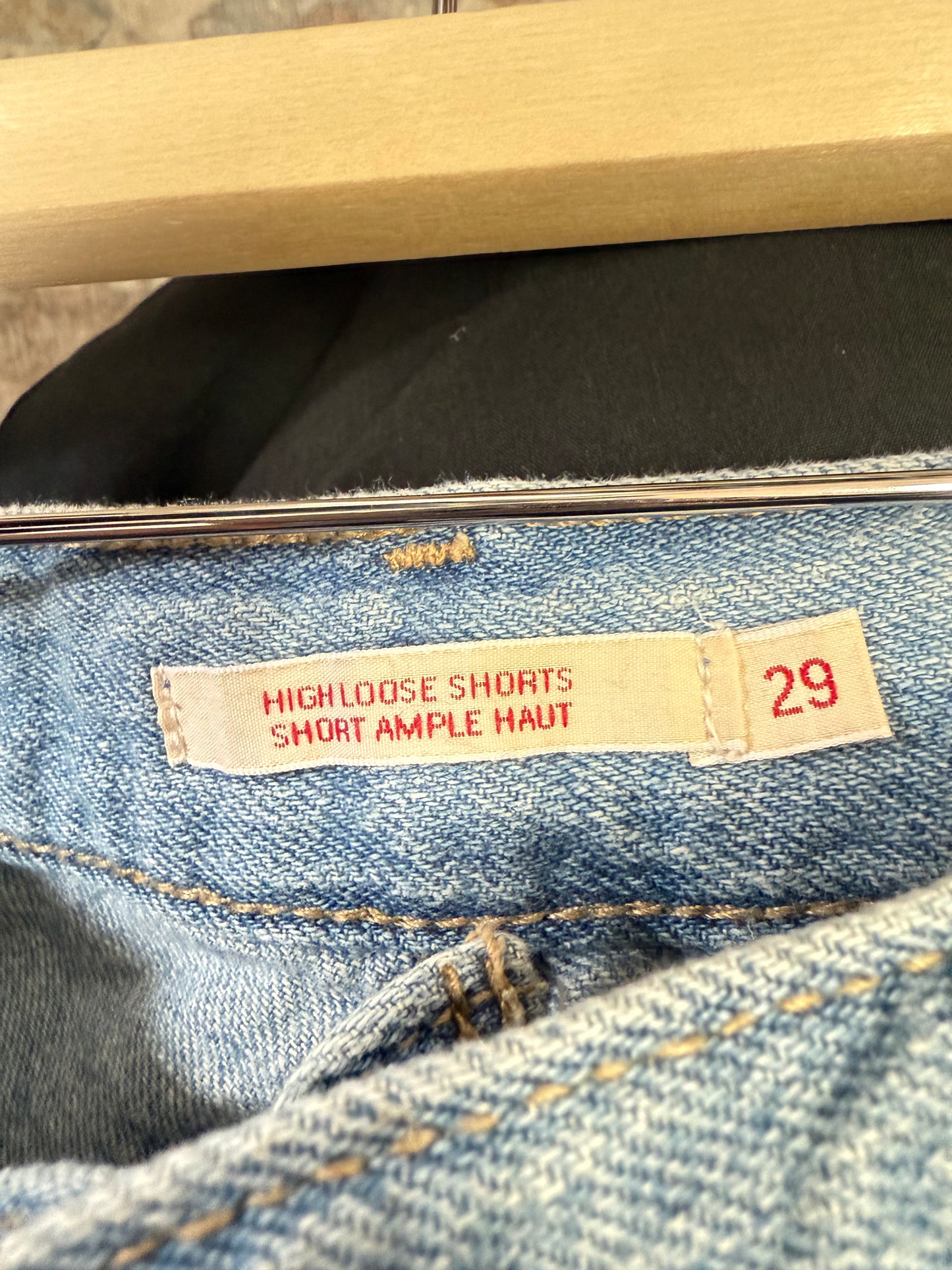 Levi’s High Loose HR Shorts (29)