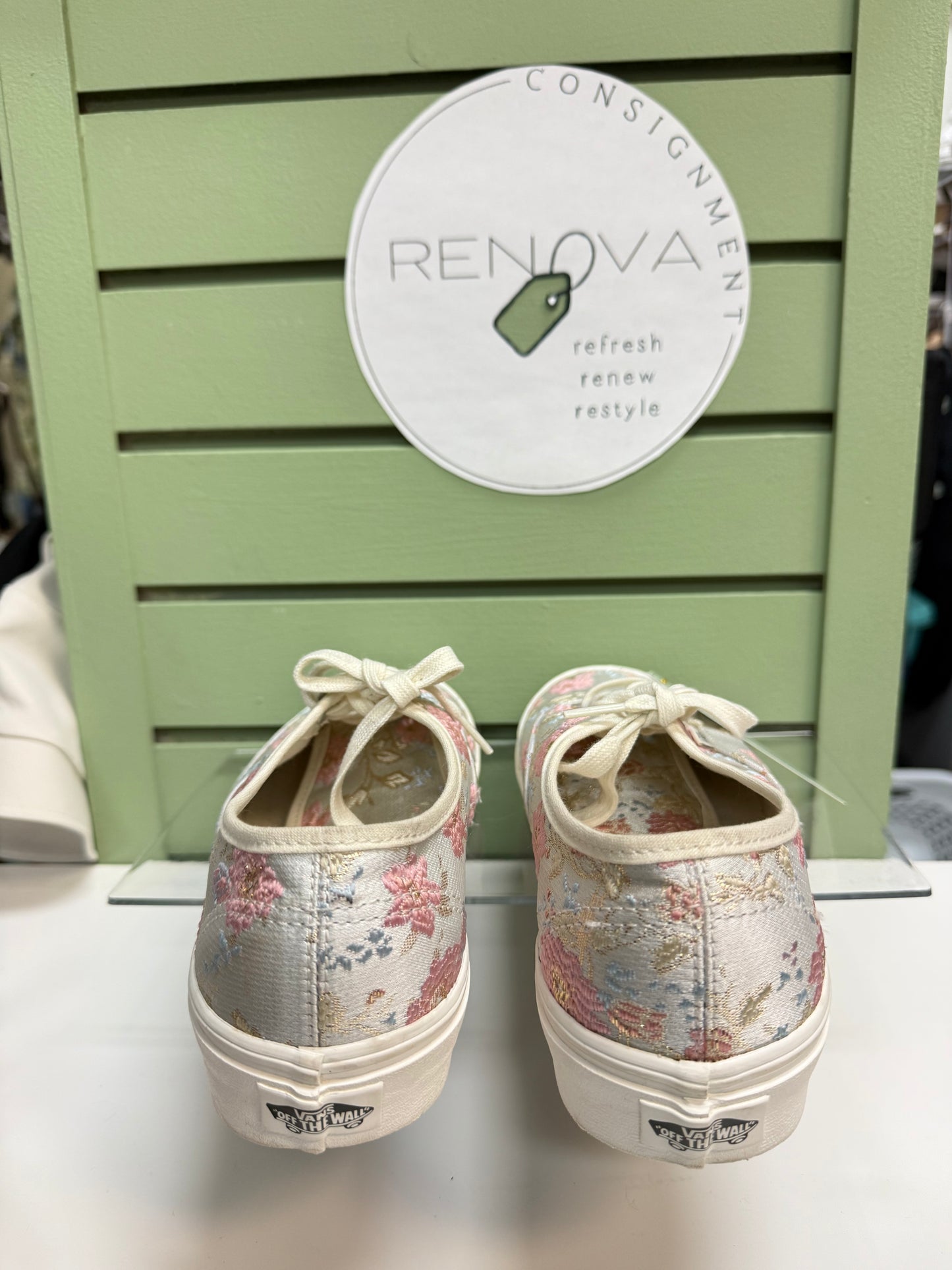 Vans Authentics Sneakers (Womens 9)