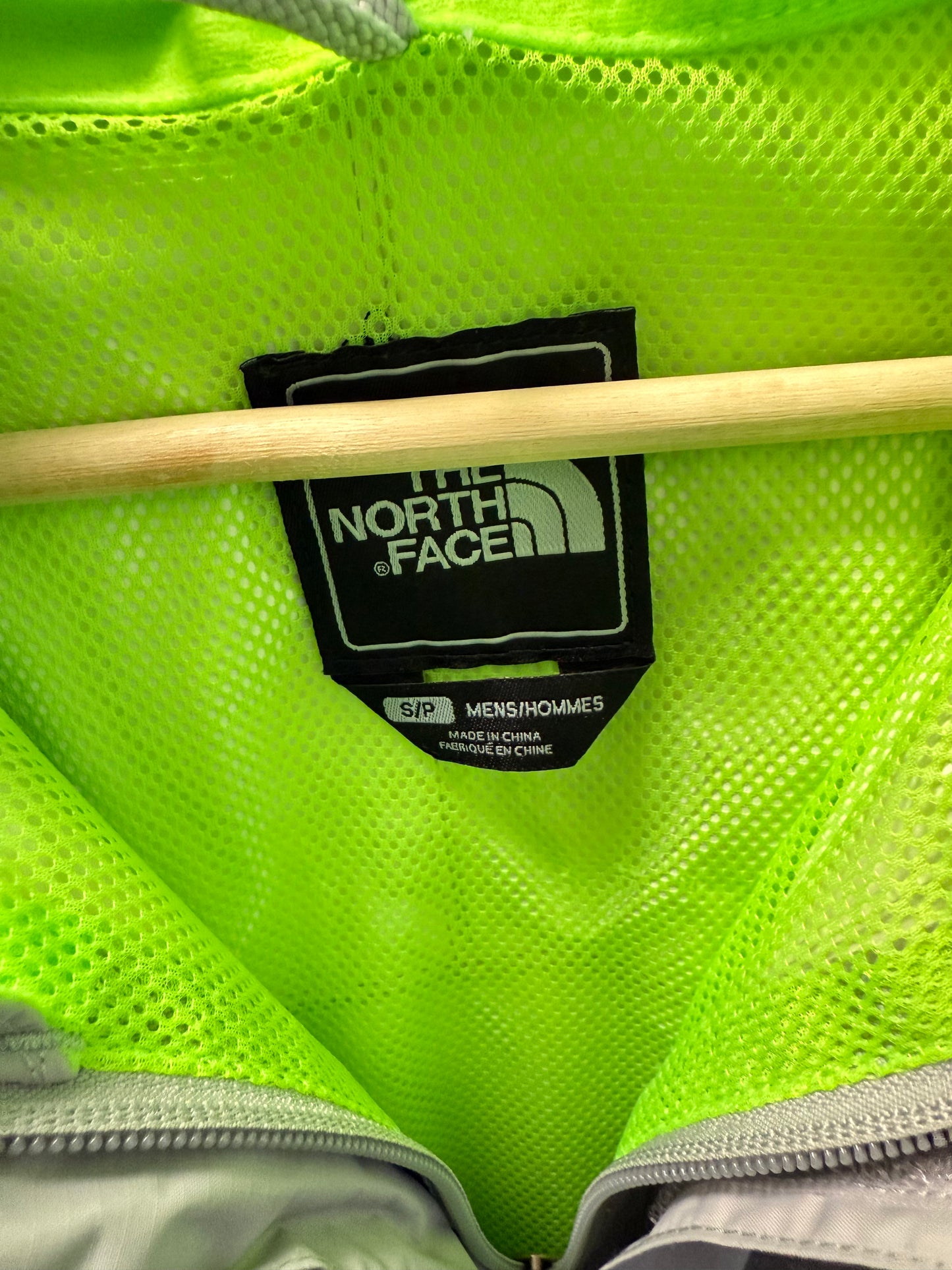 The North Face Resolve II Windbreaker Jacket (S)