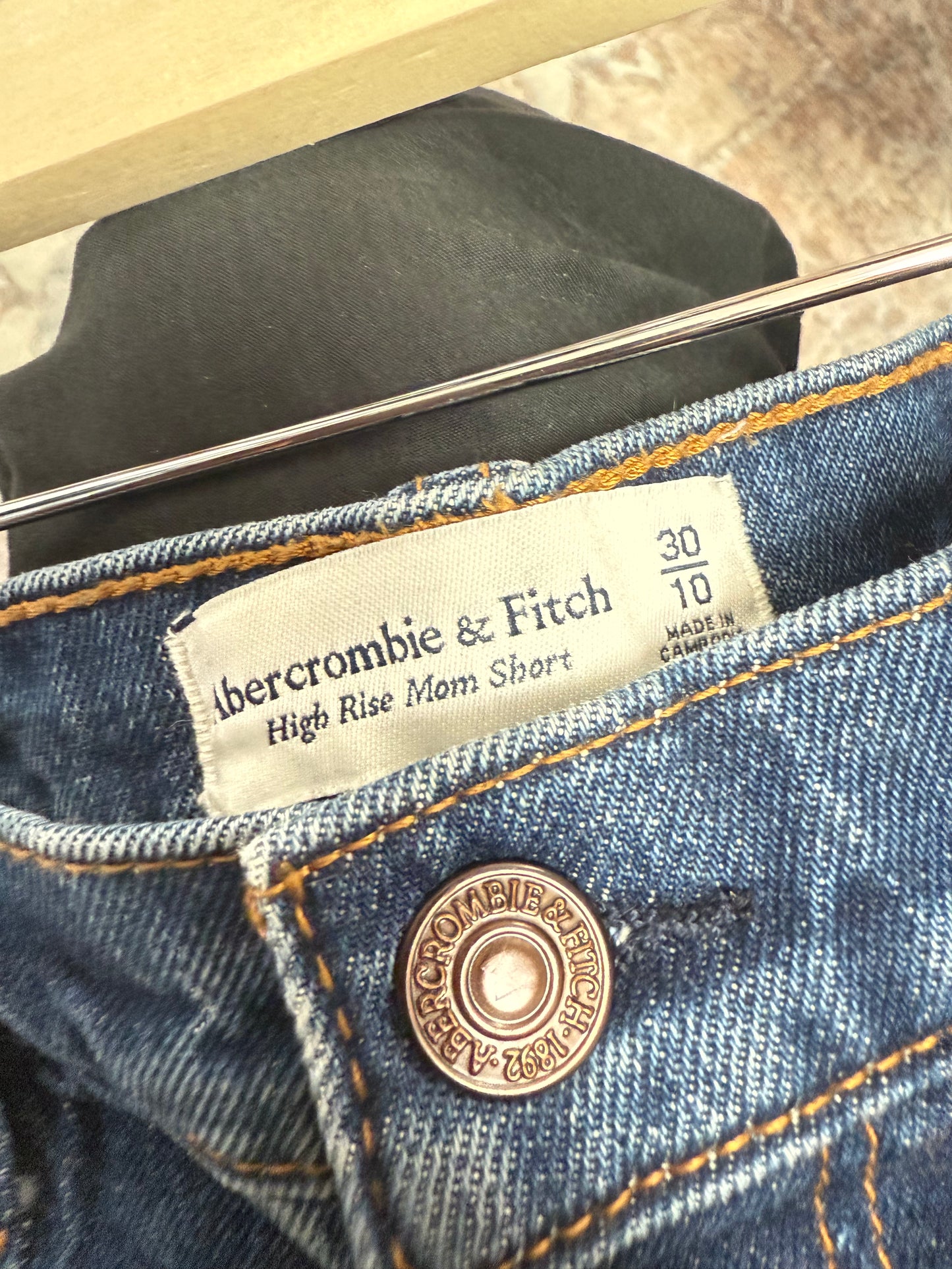 Abercrombie The Mom HR Shorts (30)