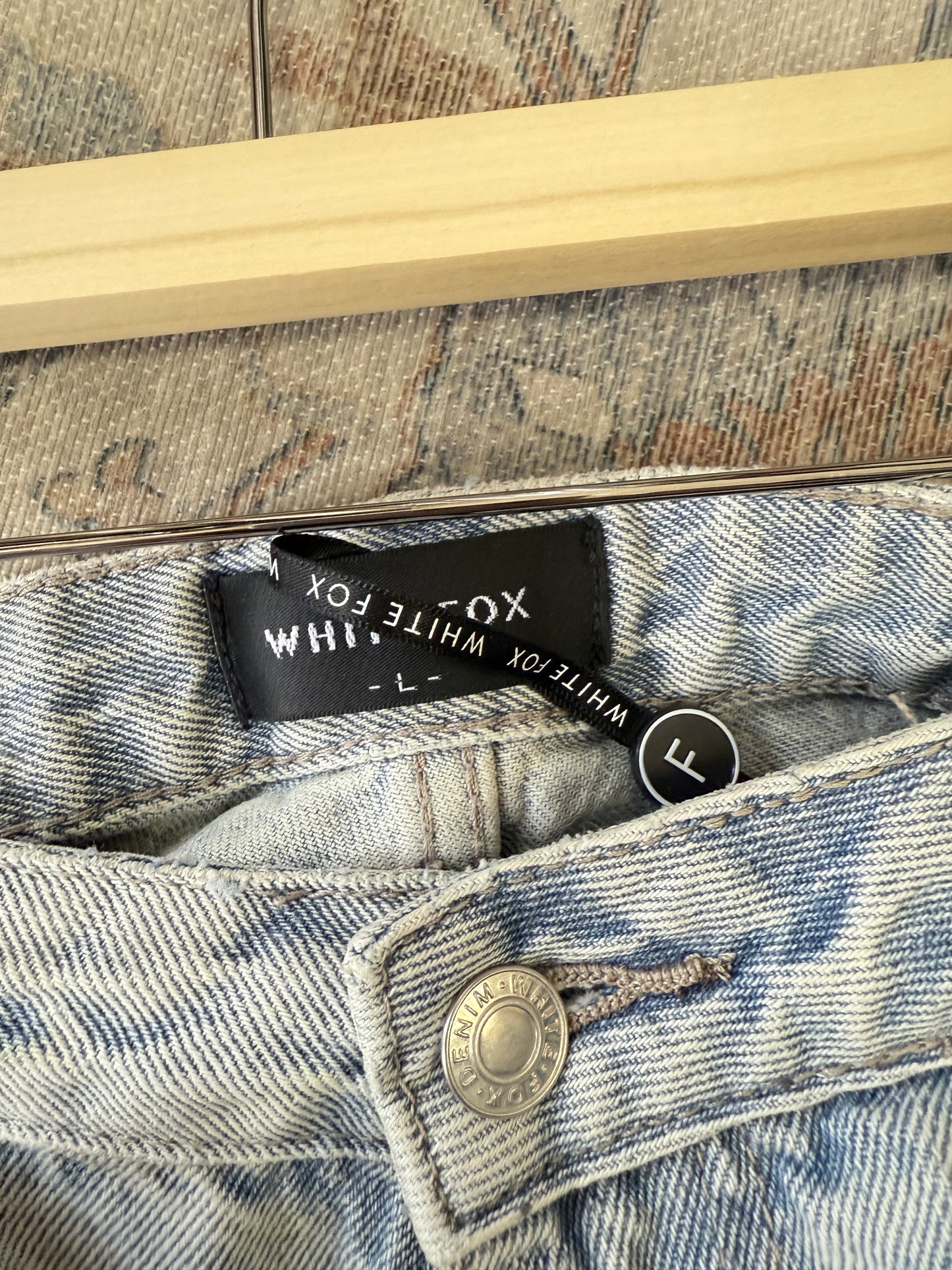 White Fox Mid Length HR Shorts (L)