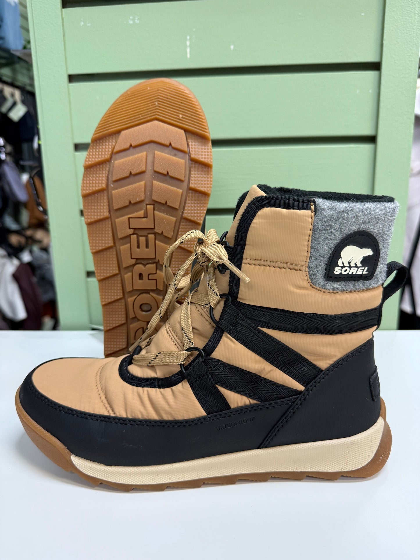 Sorel Whitney Short Boots (Womens 6.5)