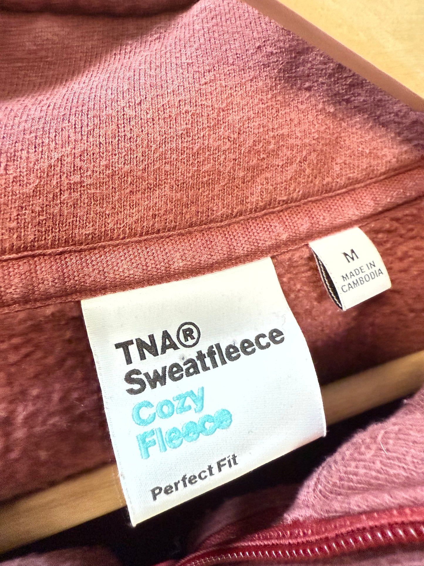 Aritzia TNA Cozyfleece Perfect Cropped Half Zip (M)