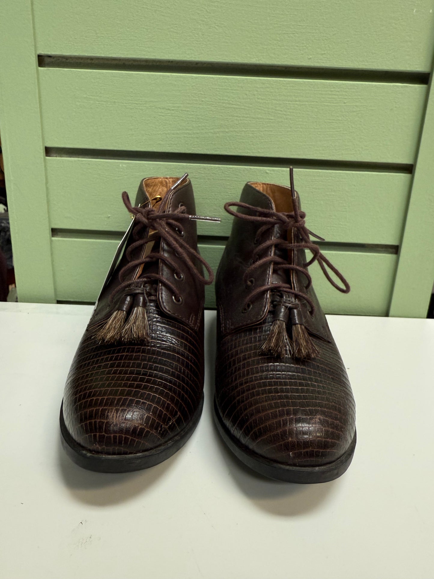 CLEARANCE Ariat Booties (Womens 6)