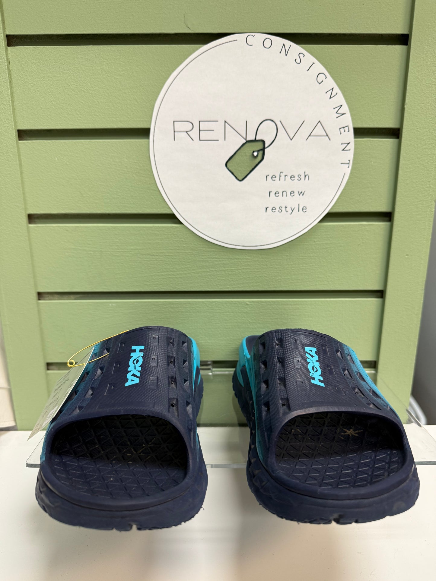 Hoka One One Slides (Womens 7)