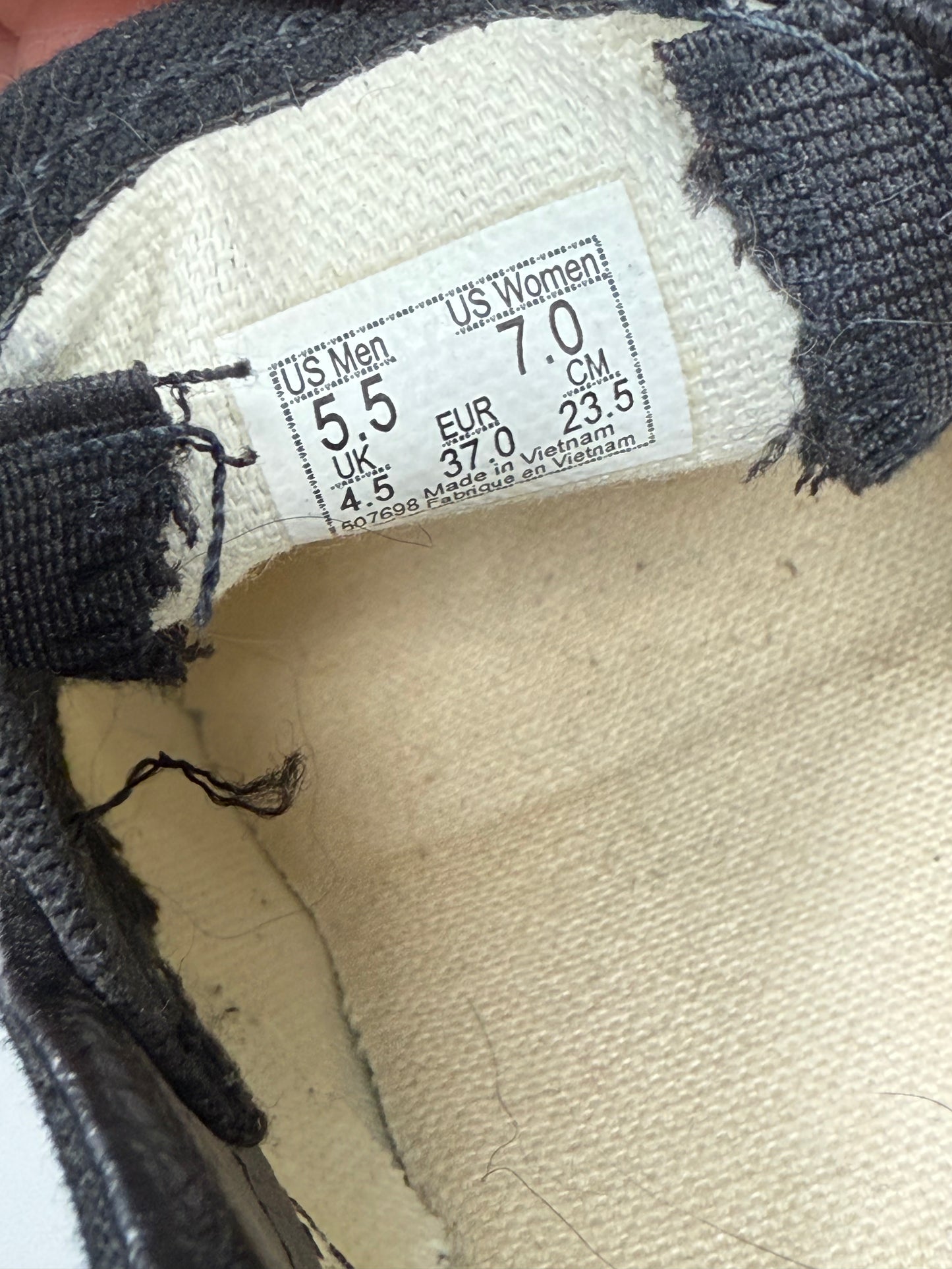 Vans Classic Slip On Sneakers (Womens 7)