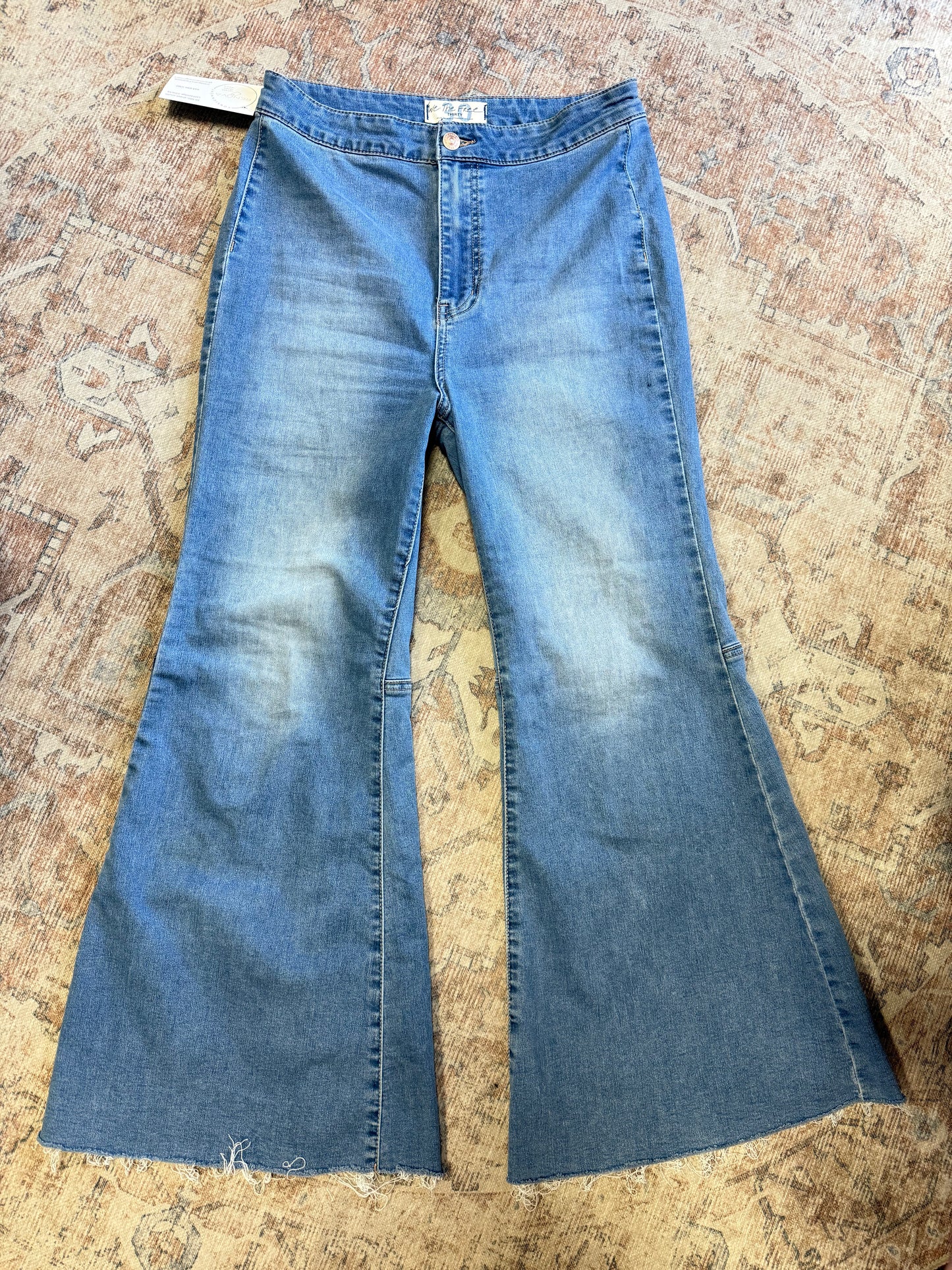 Free People Bell Bottom Super HR Jeans (30x26)