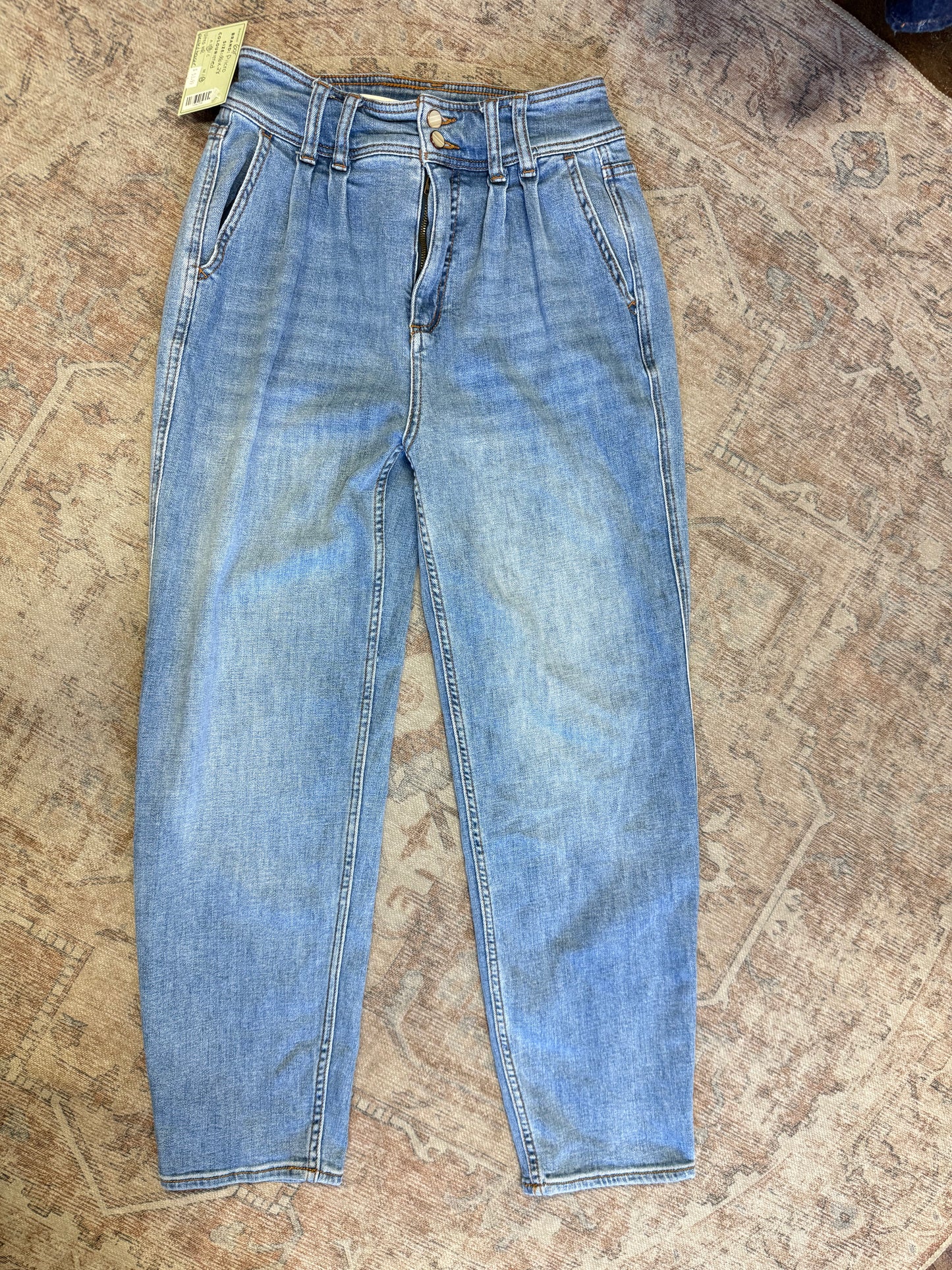 Anthropologie Pilcro Pleated Ultra HR Trouser Jeans (26x28)