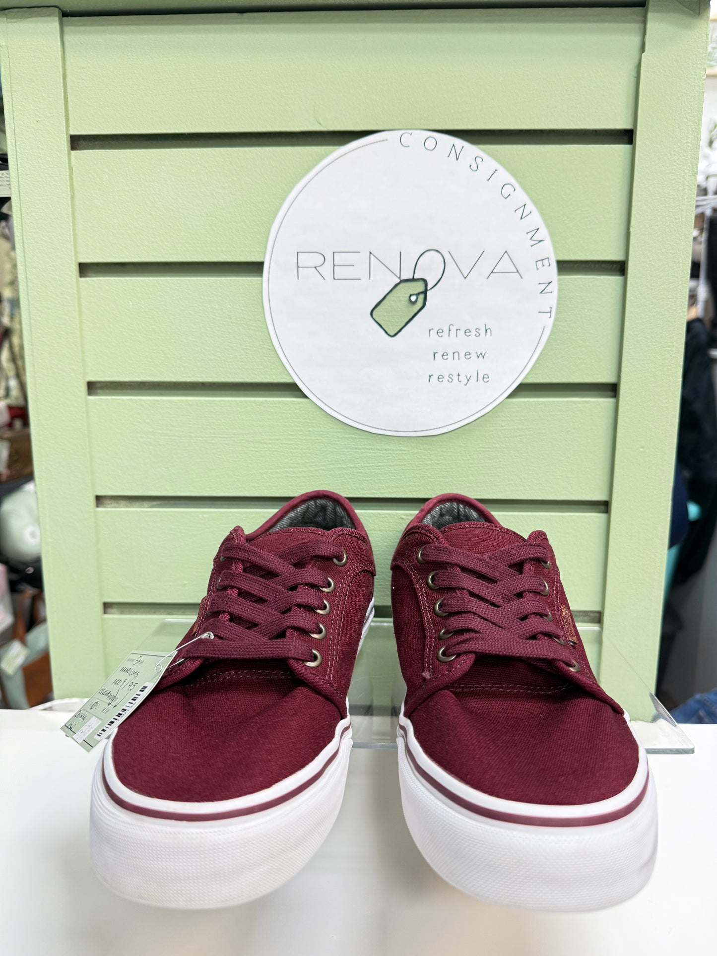 Vans Chukka Low Sneakers (Mens 8/Womens 9.5)