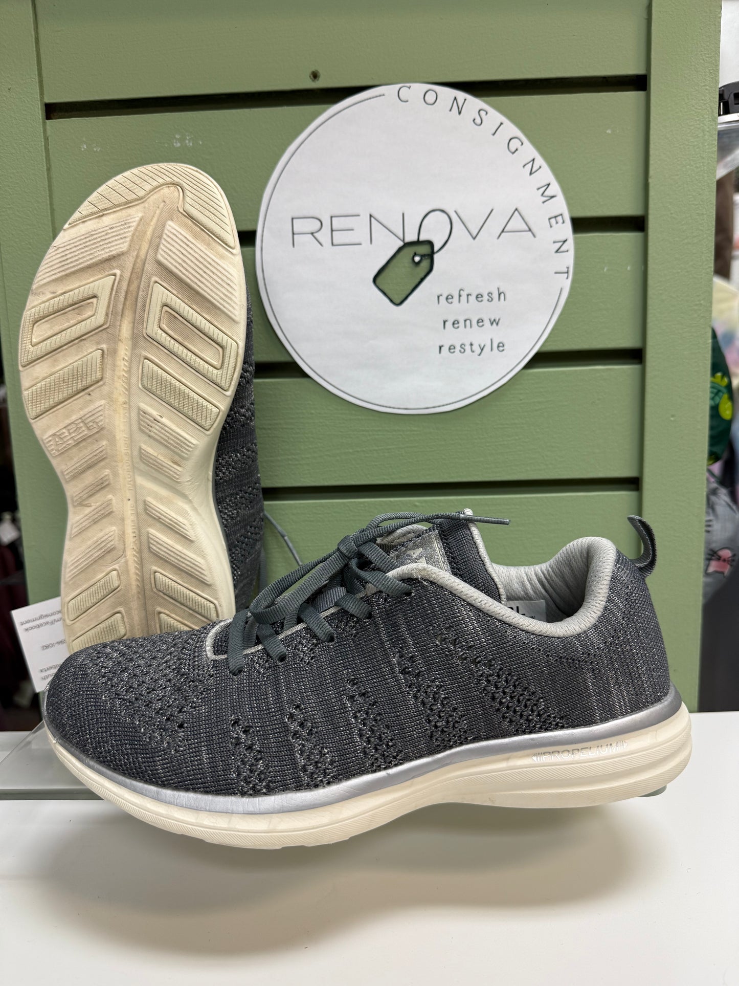 CLEARANCE APL Techloom Pro Runners (Womens 9)