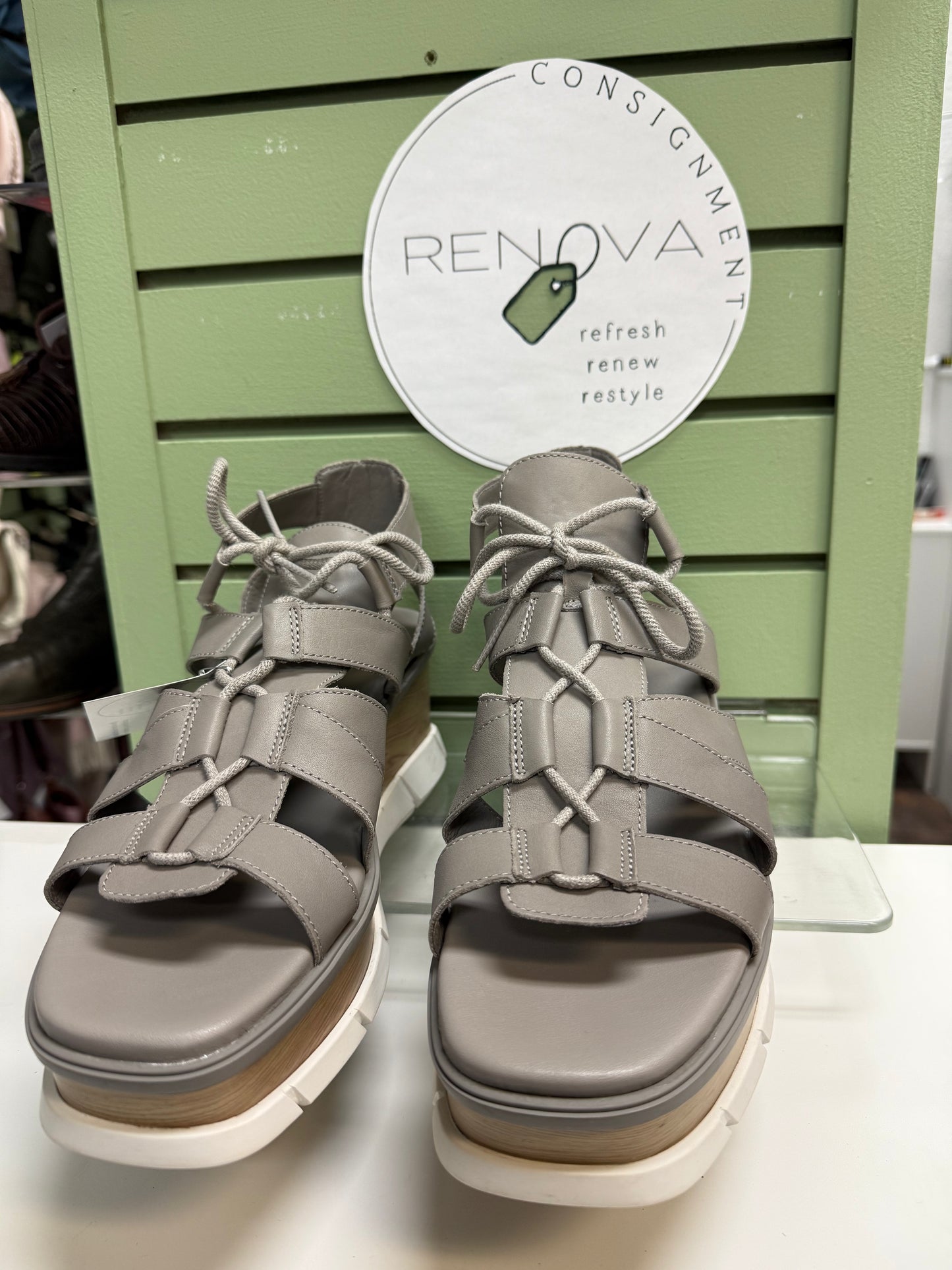 Sorel Joanie III Tie Up Wedge Sandal (Womens 12)