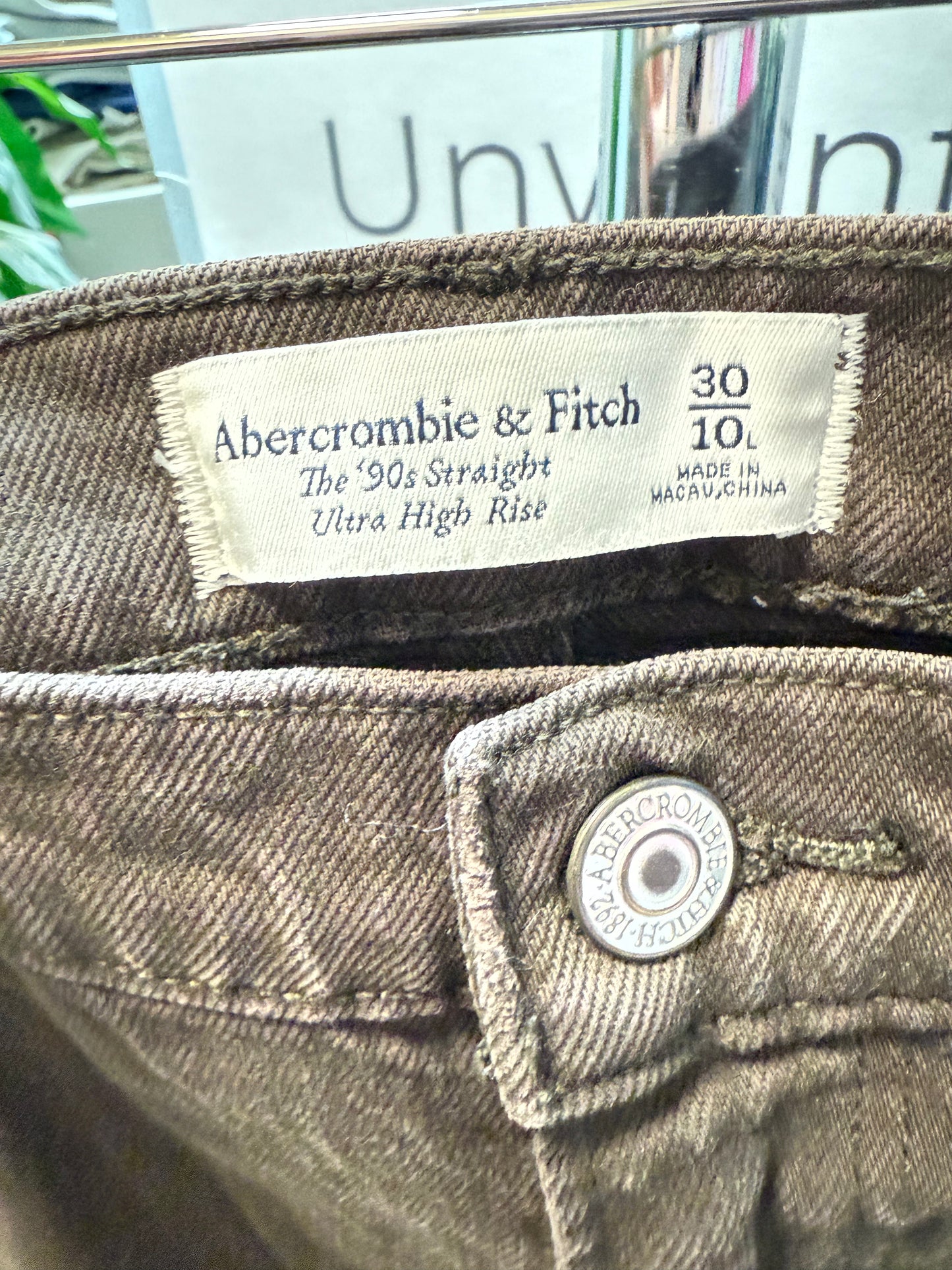 Abercrombie ‘90s Straight Ultra HR Jeans (30x32.5)