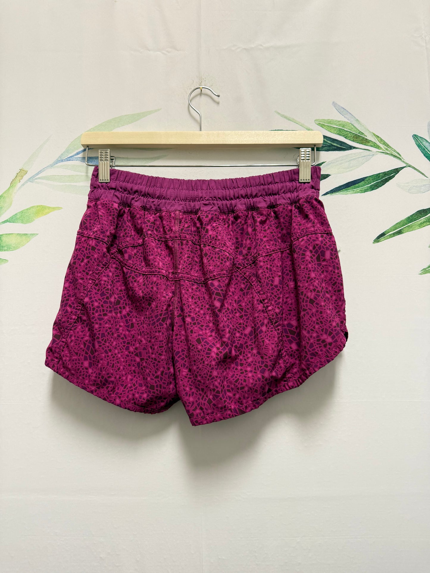 Lululemon Tracker LR Short 4” (8)