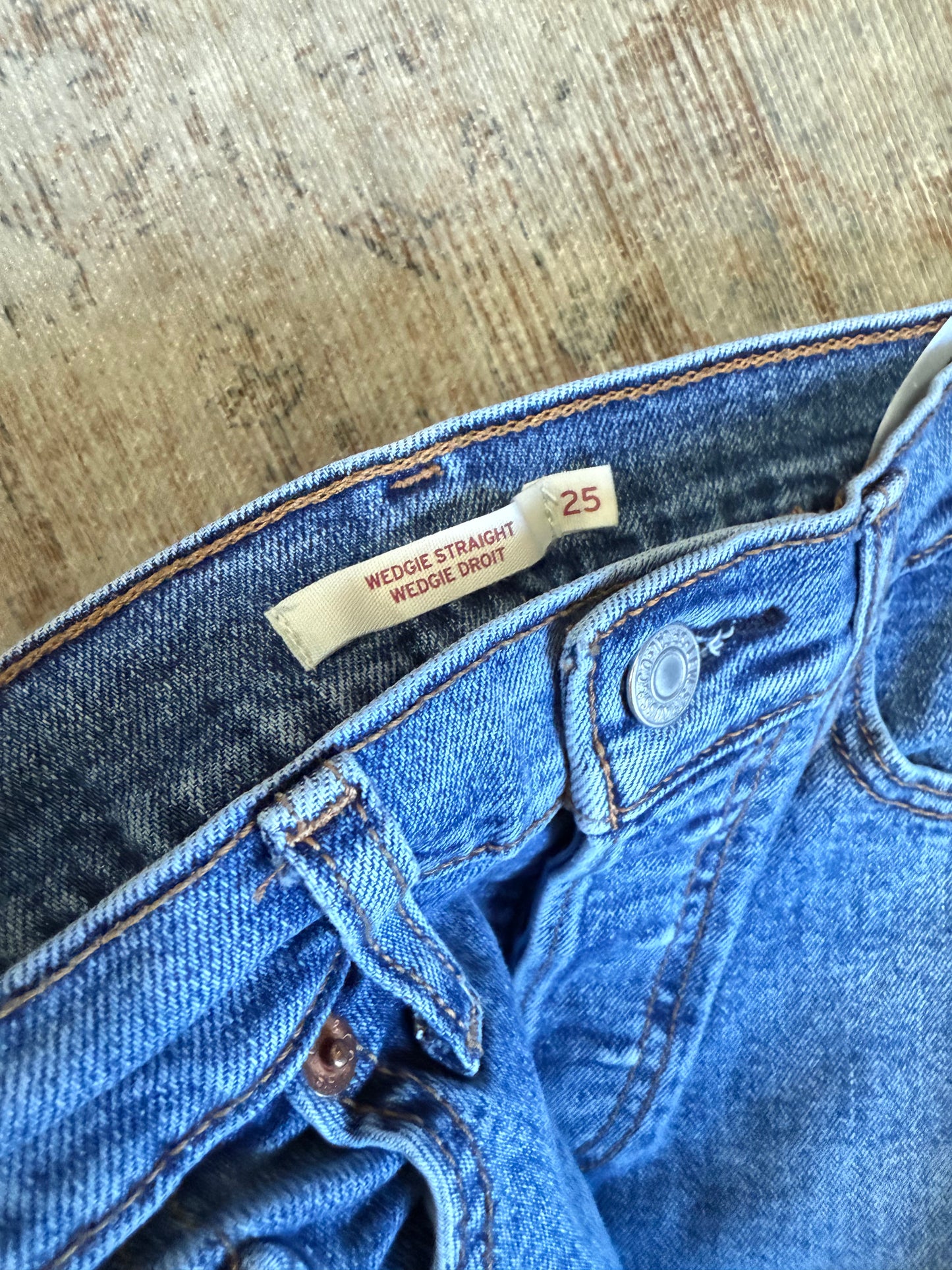 Levi Wedgie Straight HR Jeans (25x28)
