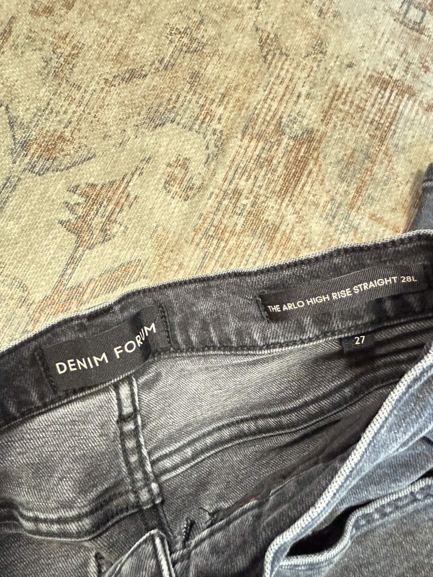 Denim Forum Arlo Straight HR Jeans (27x28)