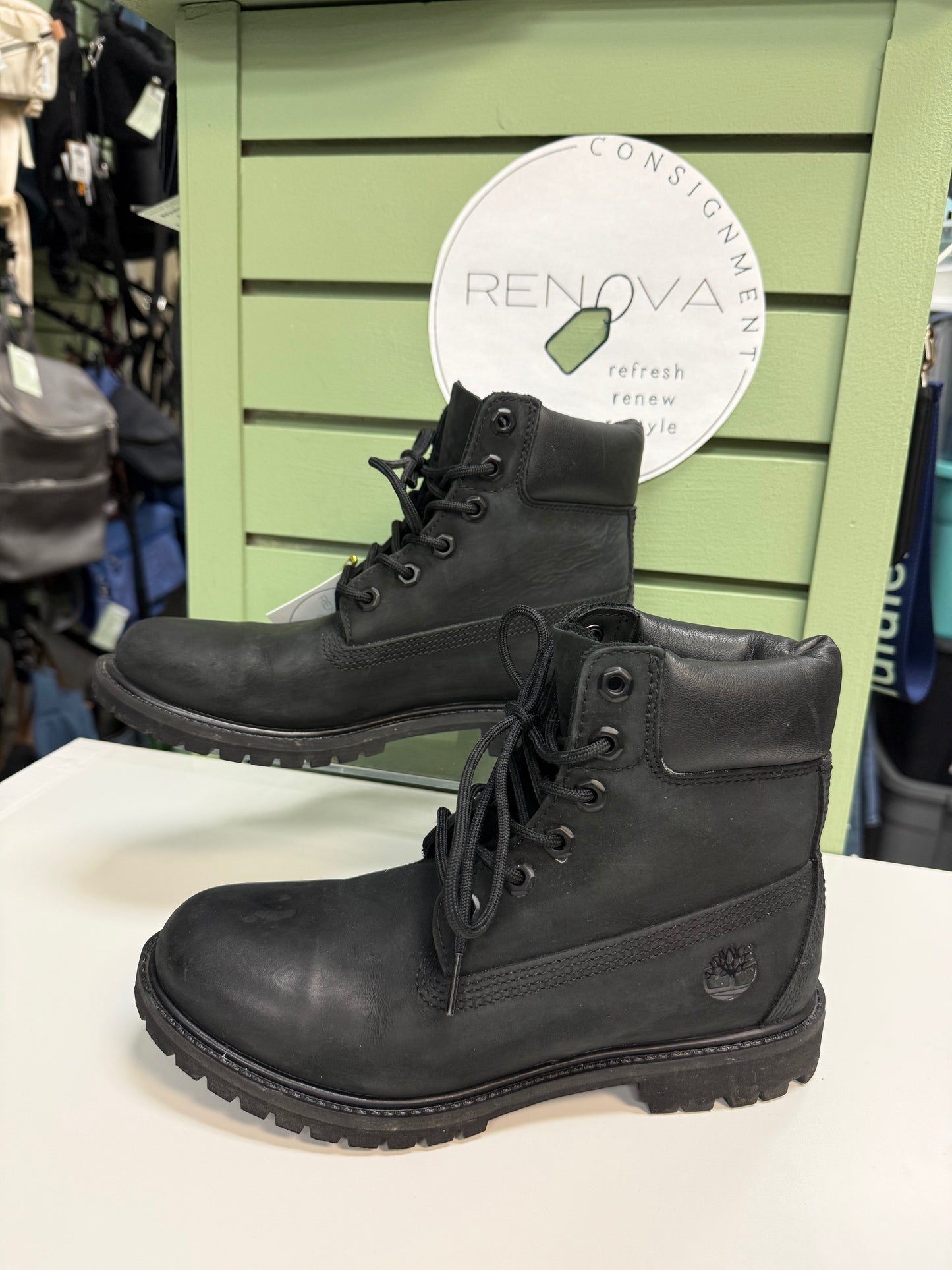 Timberland Classic 6” Boots (Womens 8)