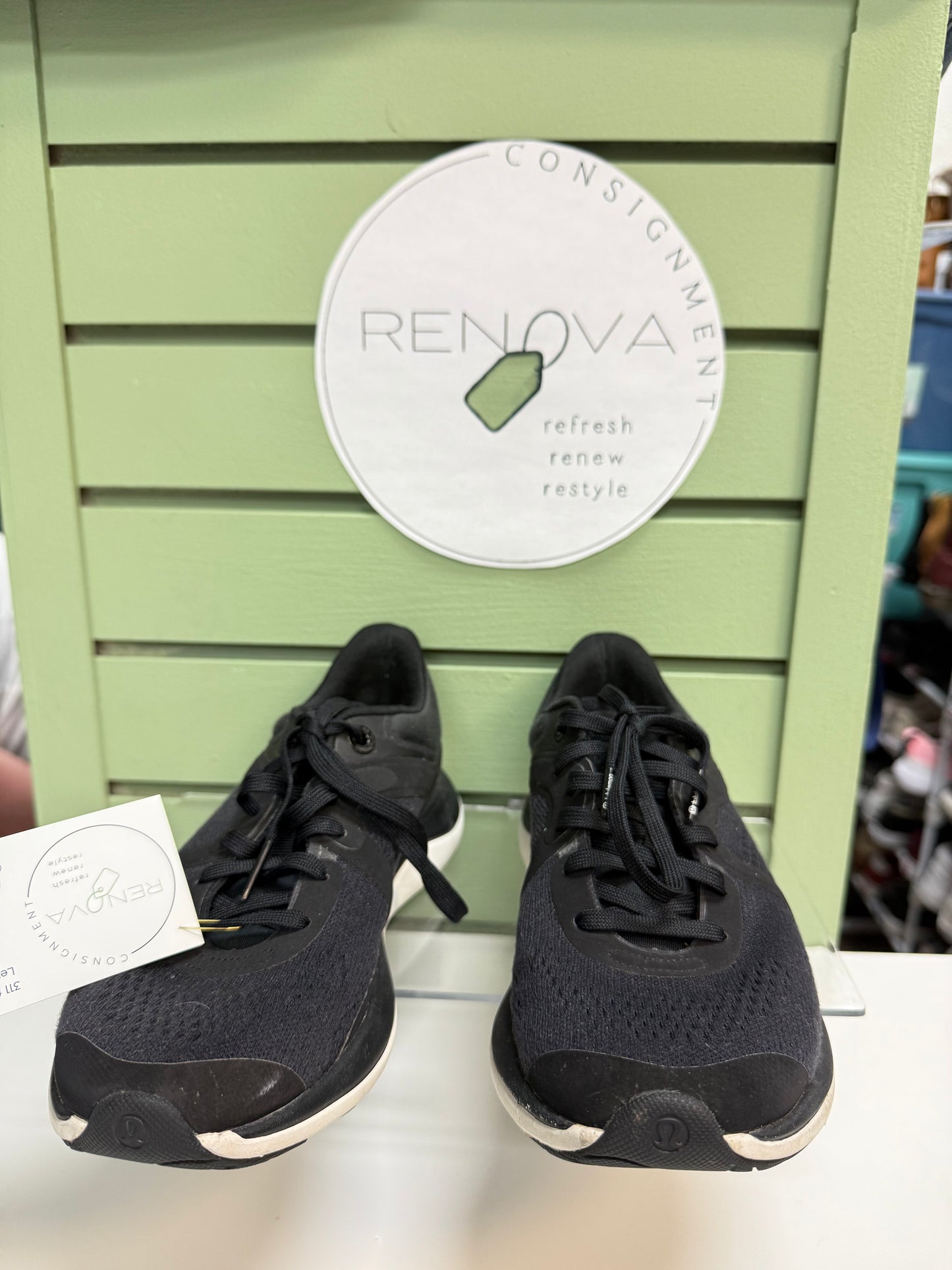 Lululemon Chargefeel Low Runners (Womens 6.5)