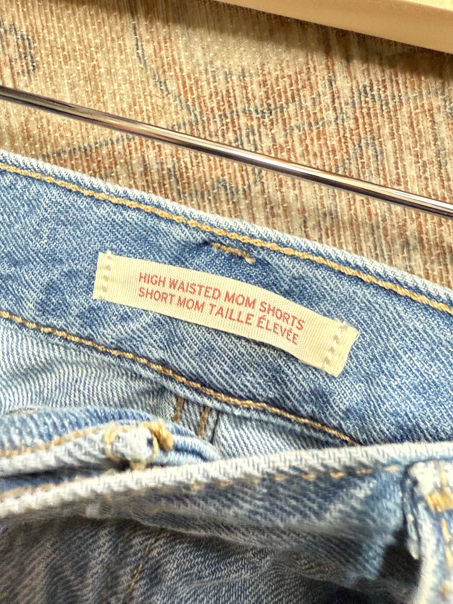 Levi’s Mom HR Shorts (30)